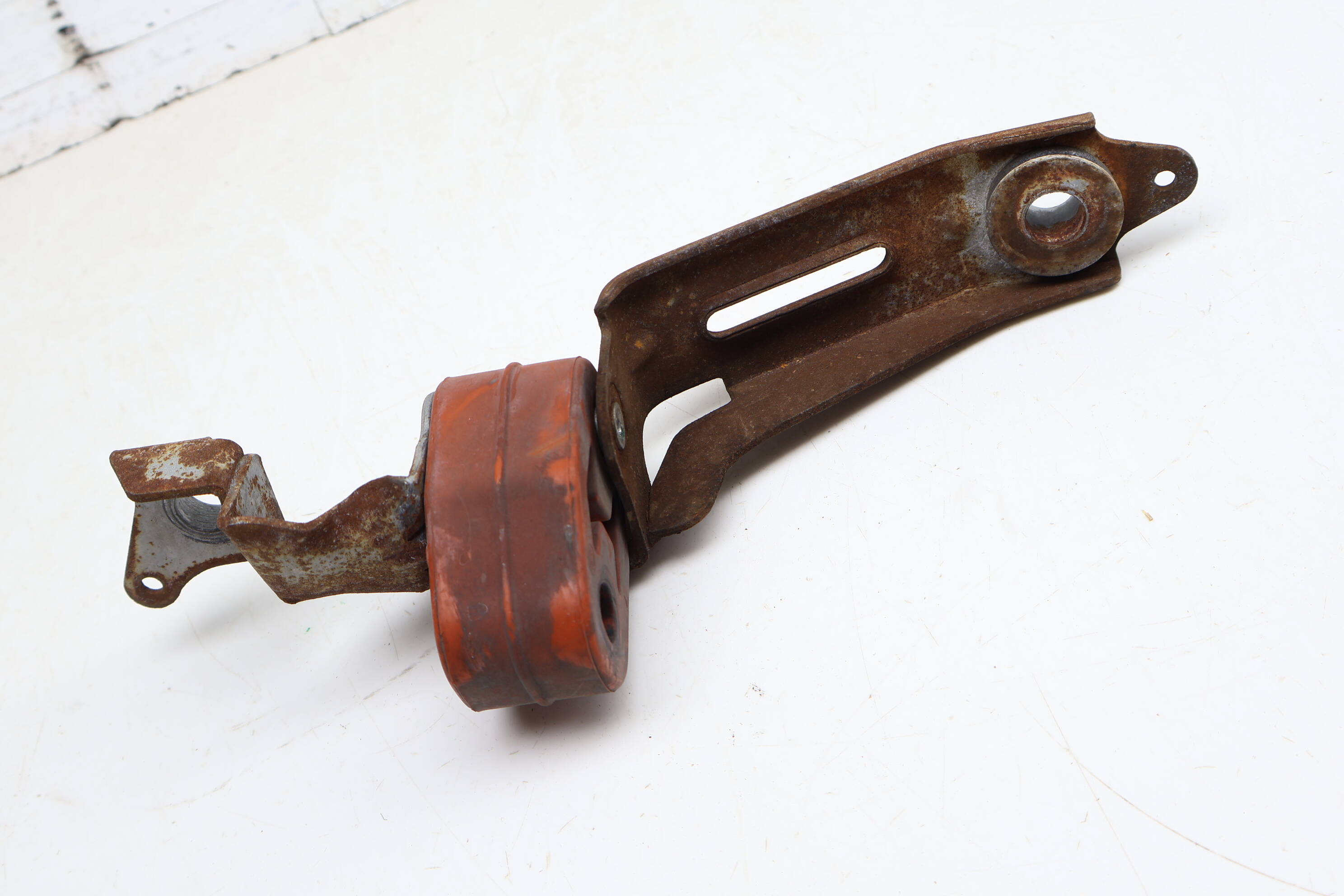 Exhaust Hanger / Rubber Mount / Bracket 97011115000