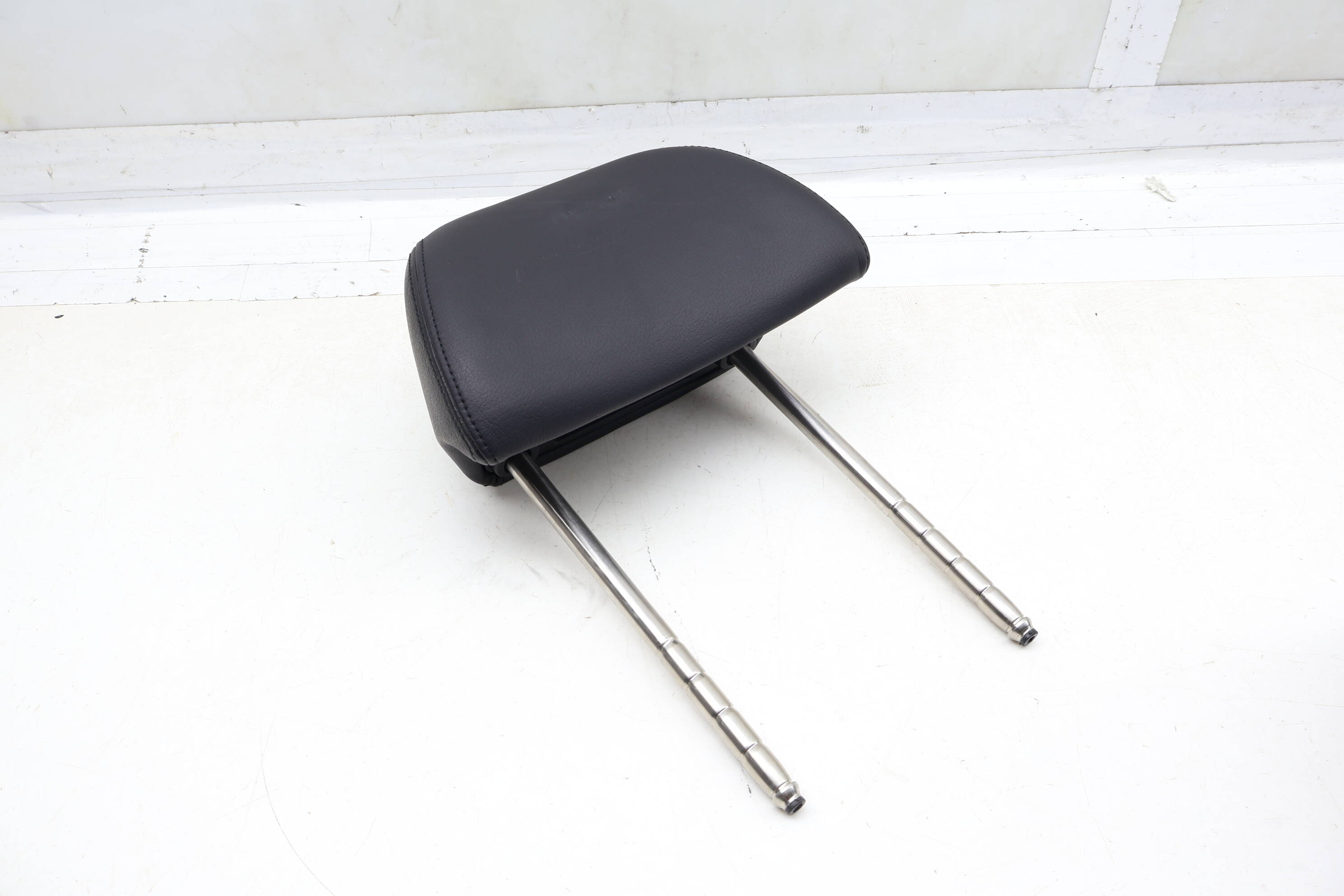 Outer Headrest / Head Rest 3B0885921AG