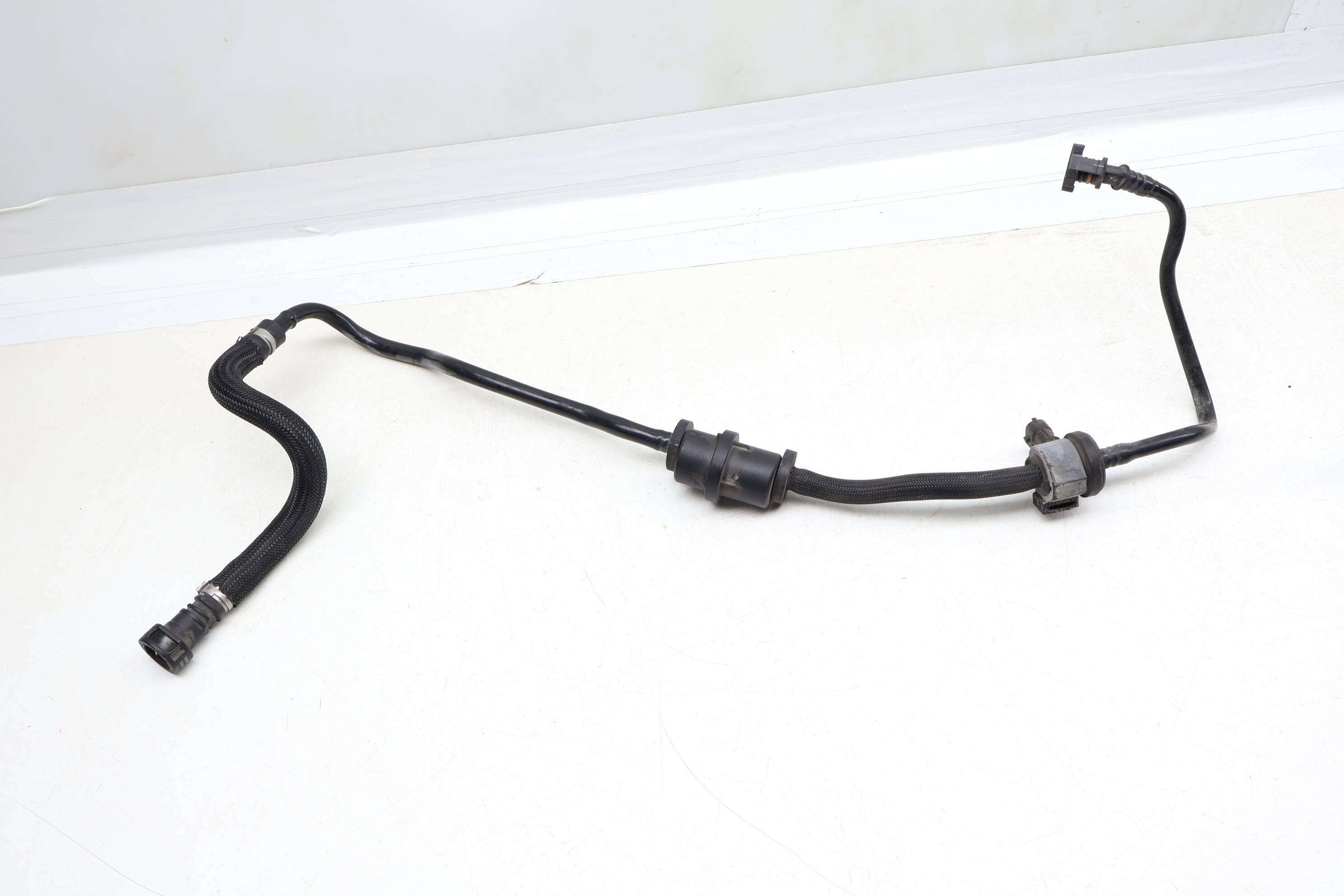 Fuel Tank Valve / Breather Line 94811002024