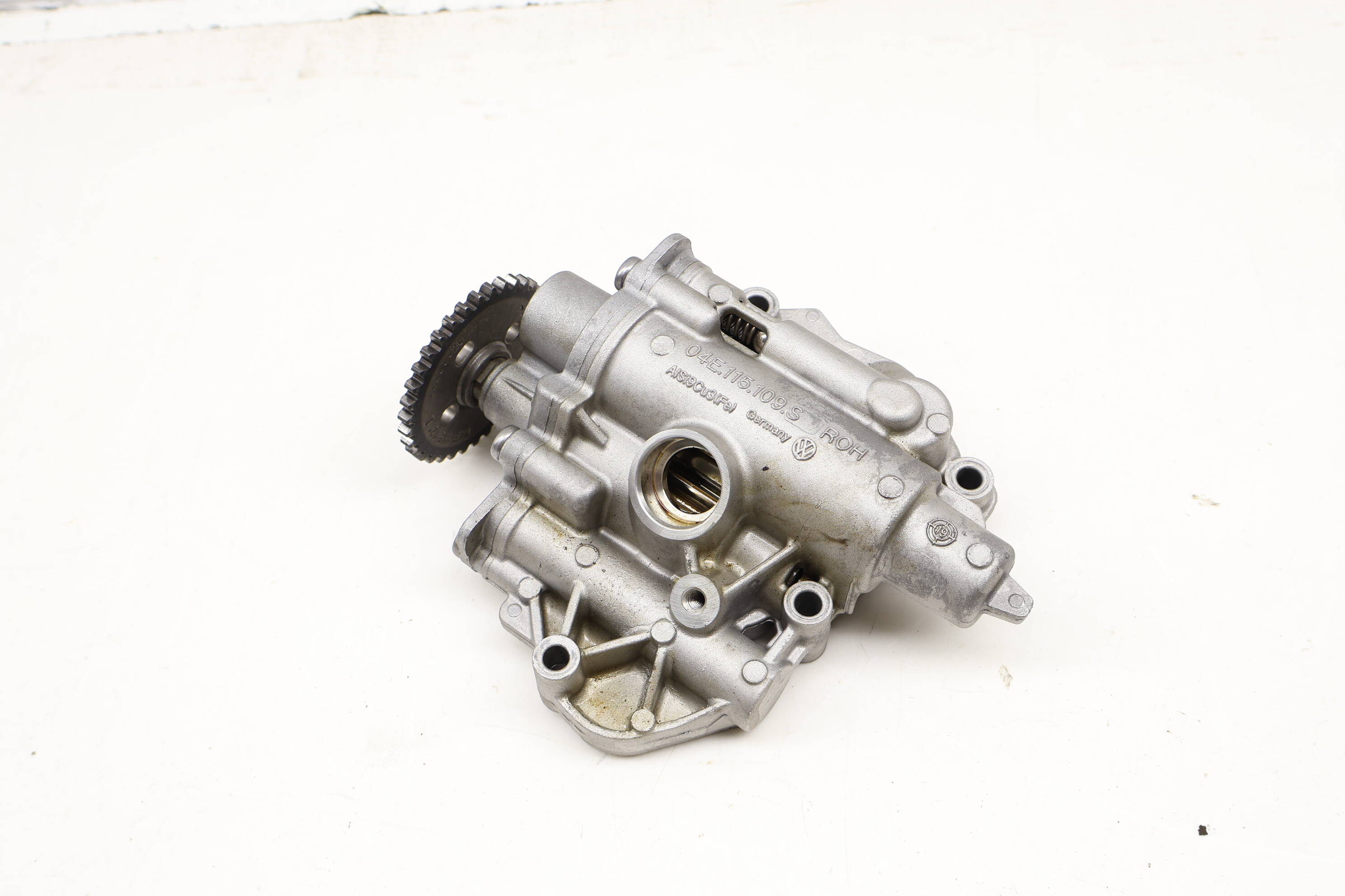 Engine Oil Pump 04E115109S