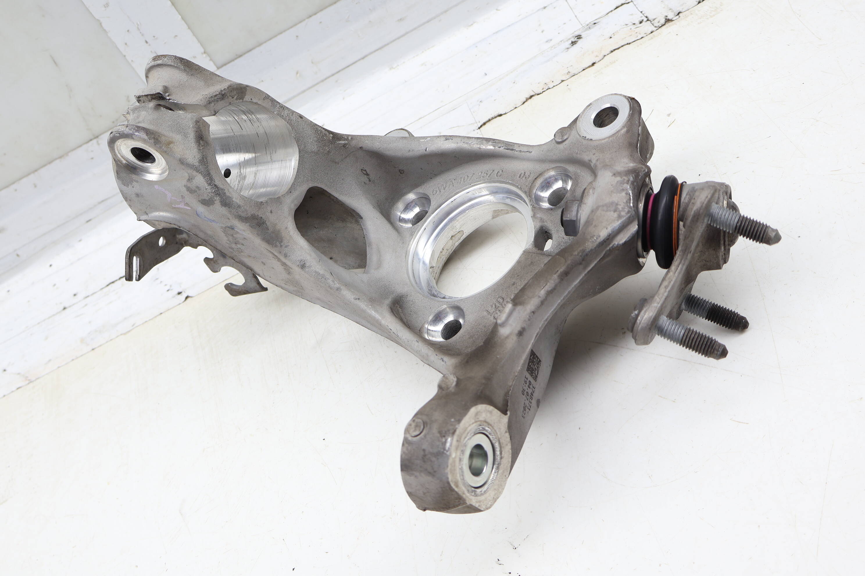 Spindle Knuckle / Wheel Bearing Housing 5WA407257C