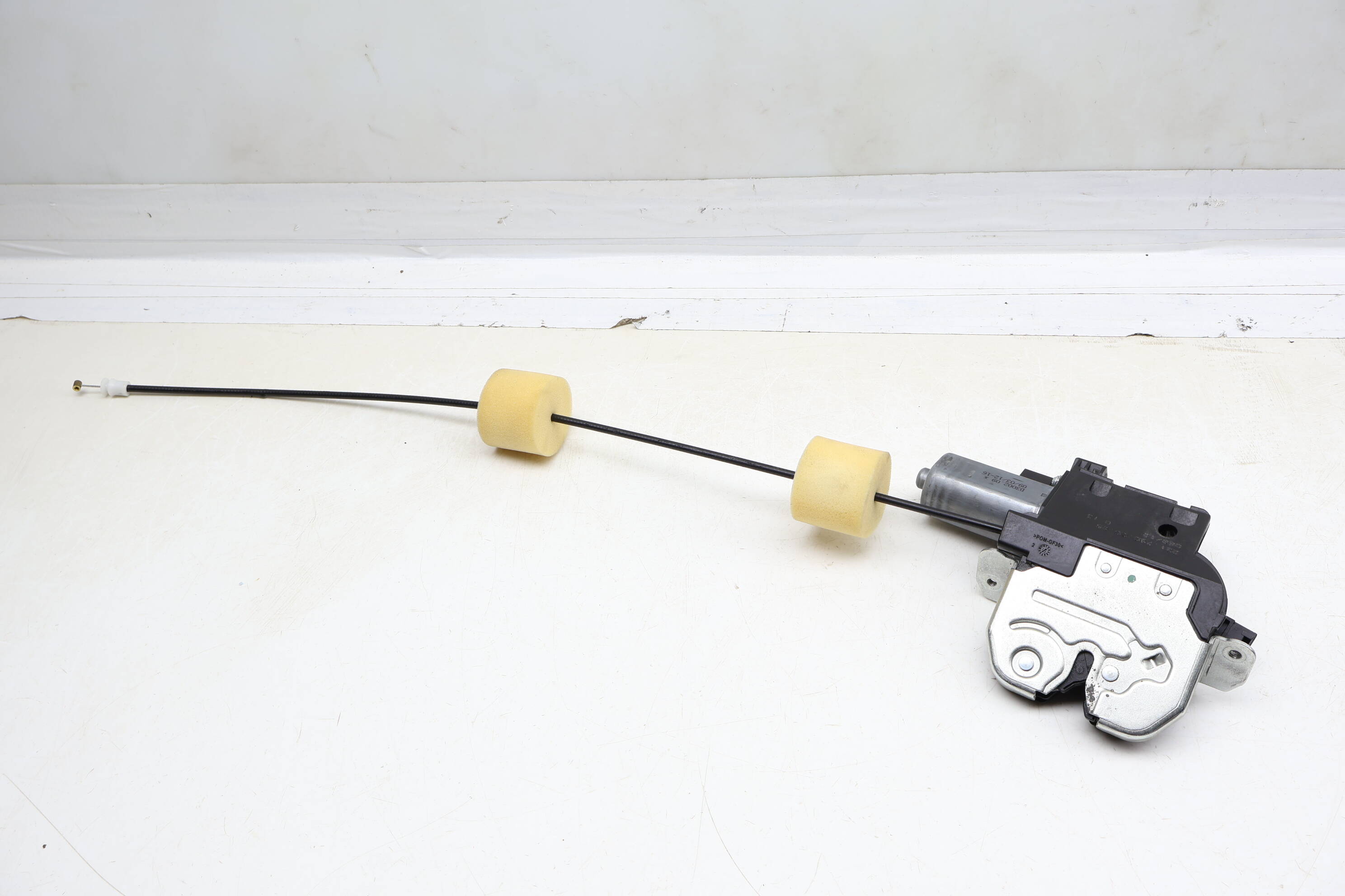 Trunk Latch / Lock 2217500085