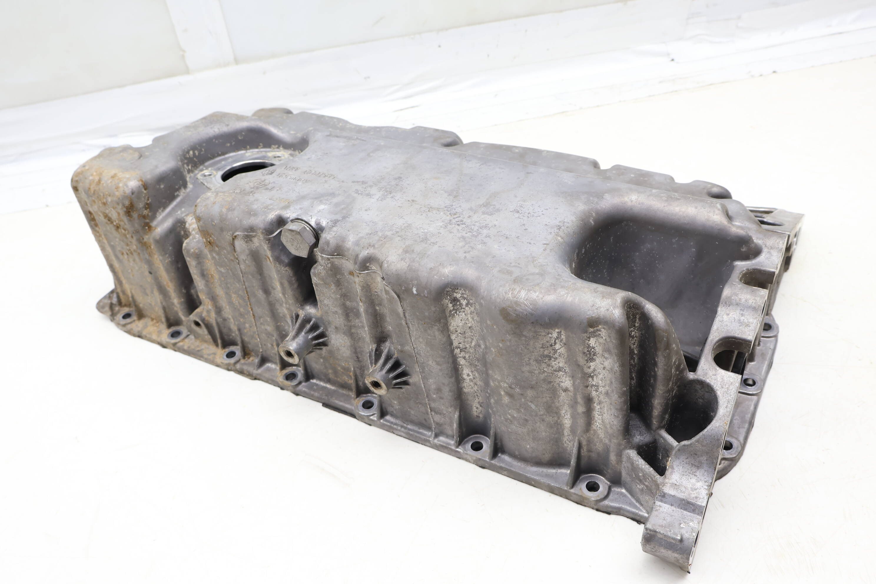 Engine Oil Pan / Sump 03H103603J