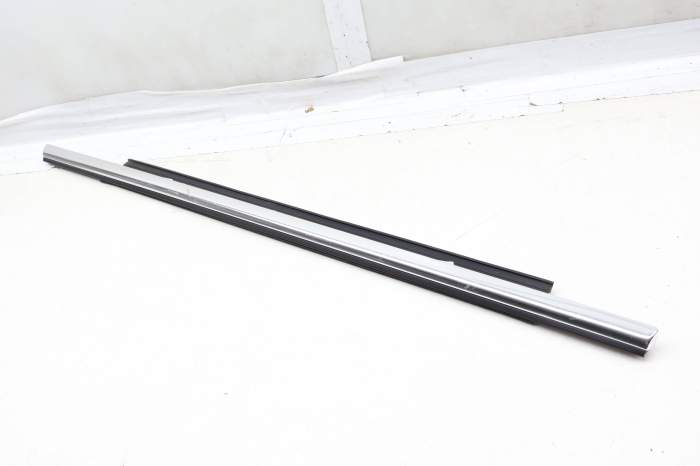 Exterior Door Window Slot Seal / Trim 8U0853763 main product photo
