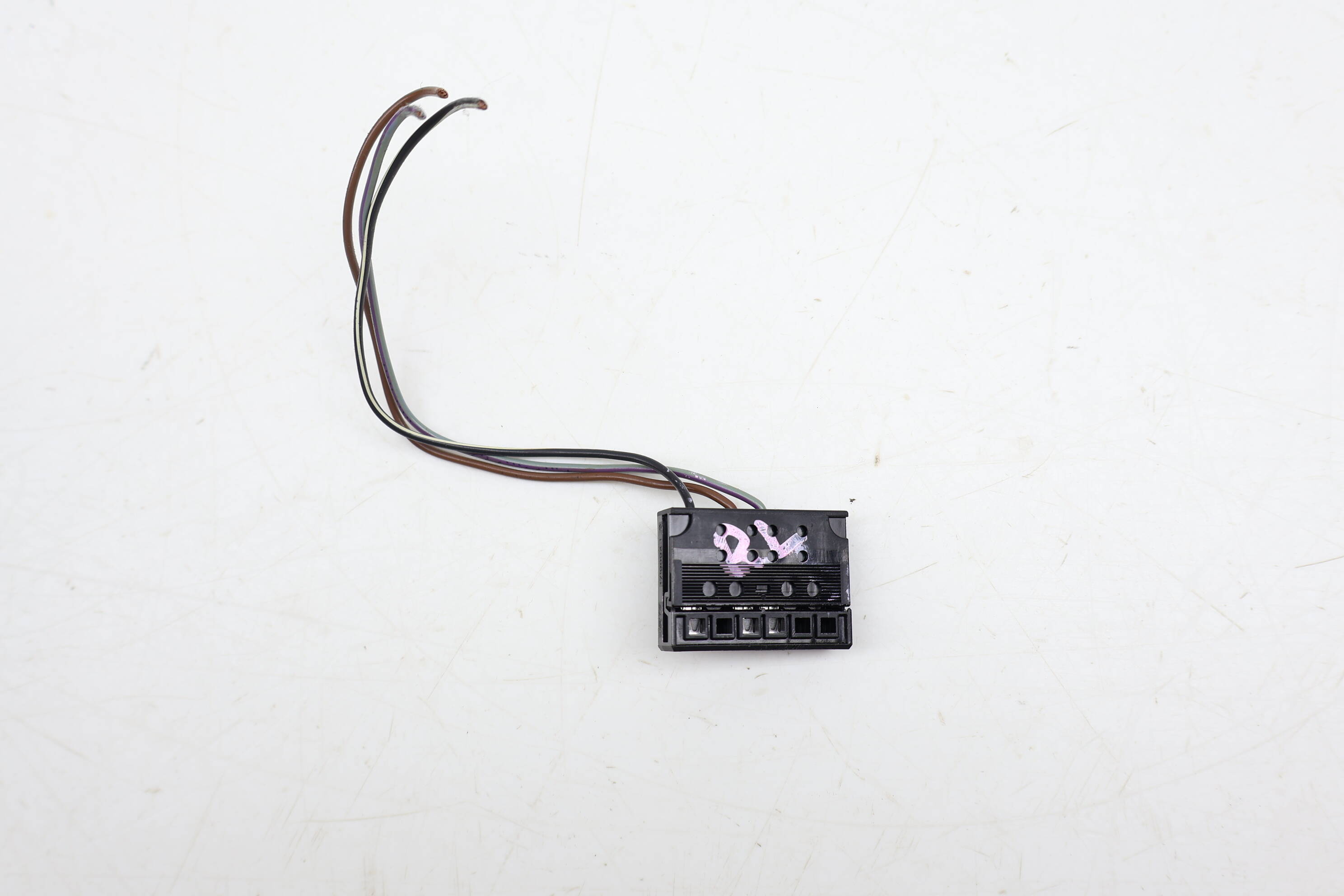 Outer Tail Light Wiring Harness Connector / Pigtail 6984754