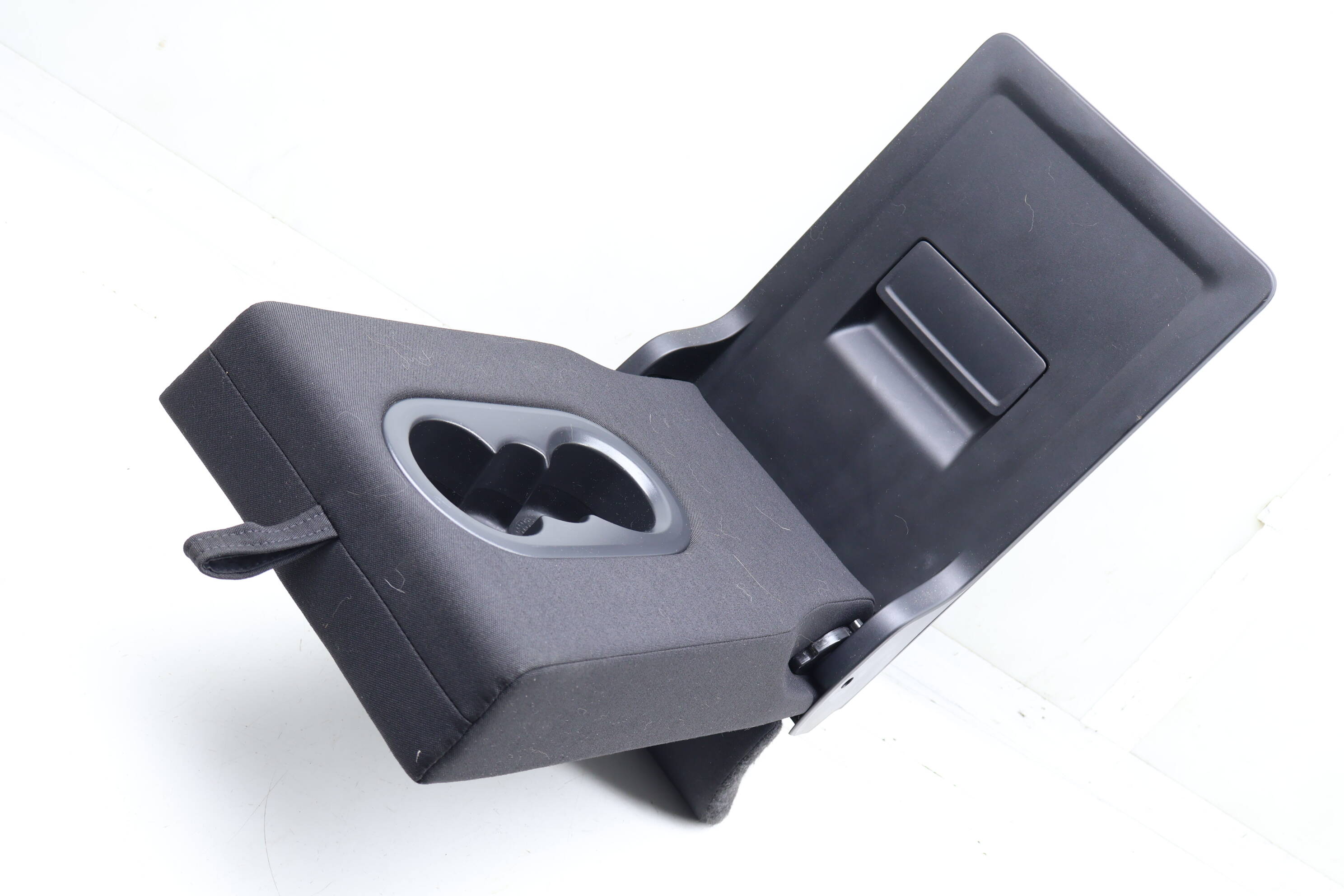 Center Seat Armrest / Cup Holder (Cloth) 5GM885081H