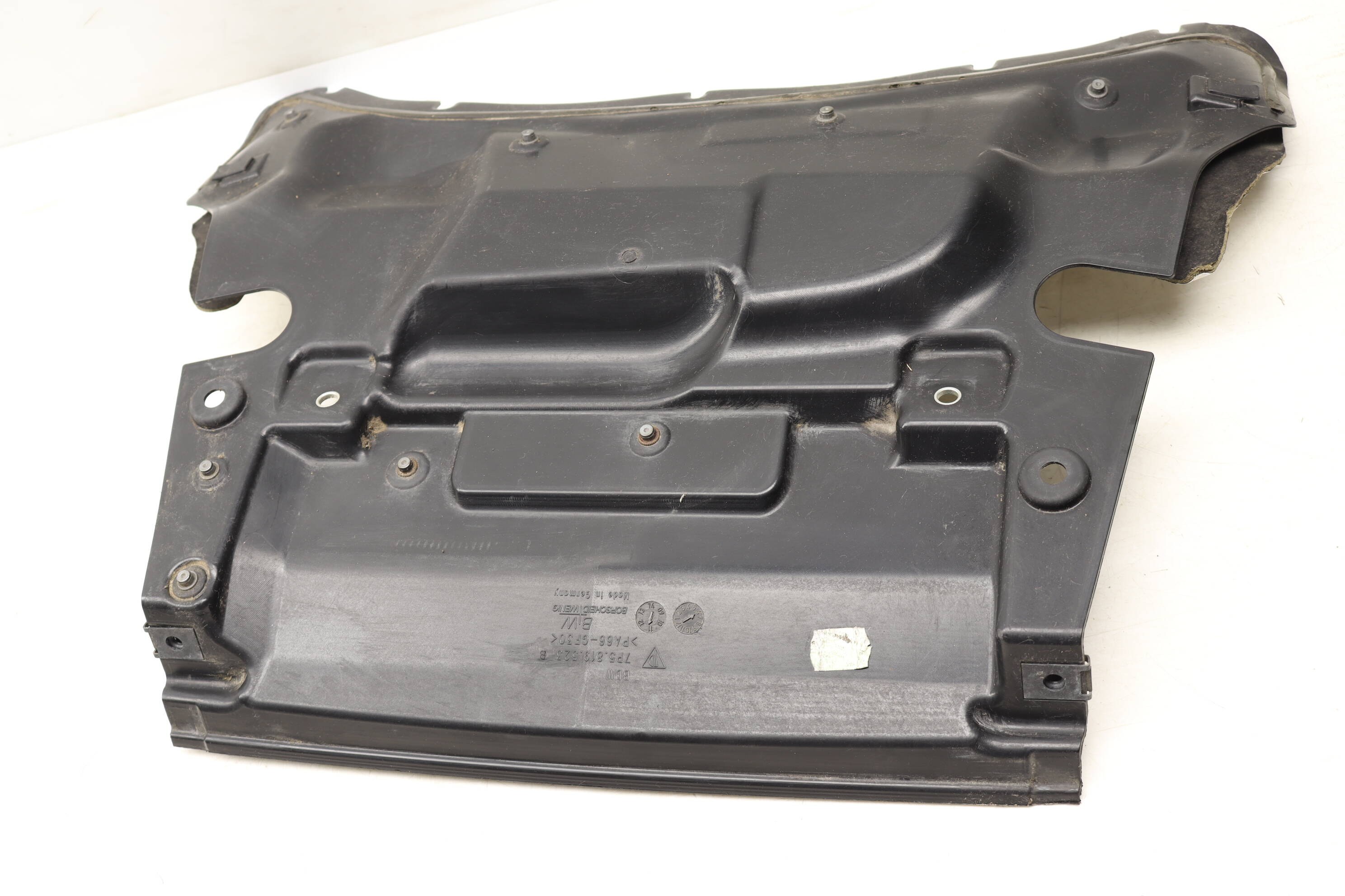 Firewall Cowl / Shield (Center) 7P5819523B 95857252300