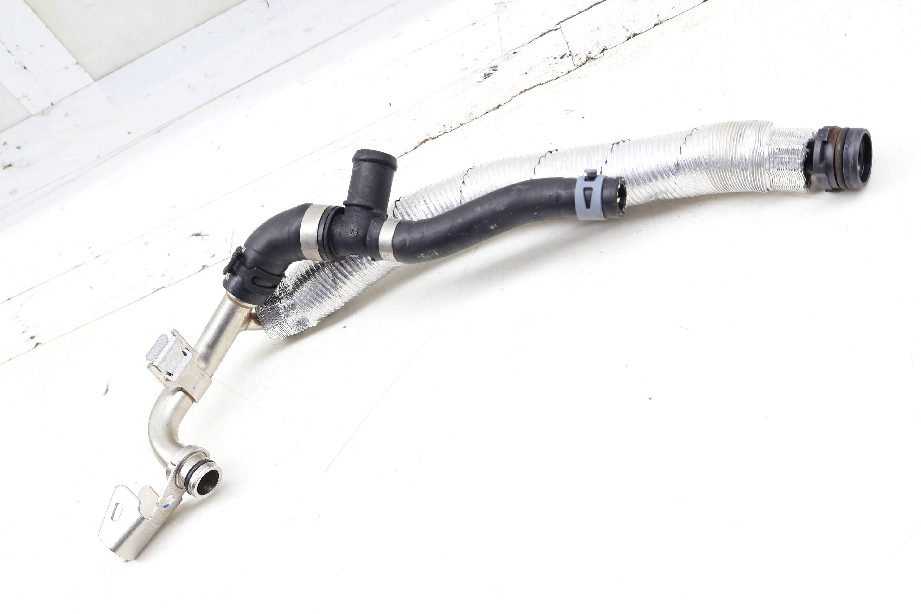Upper Engine Coolant / Water Pipe 06Q121497D