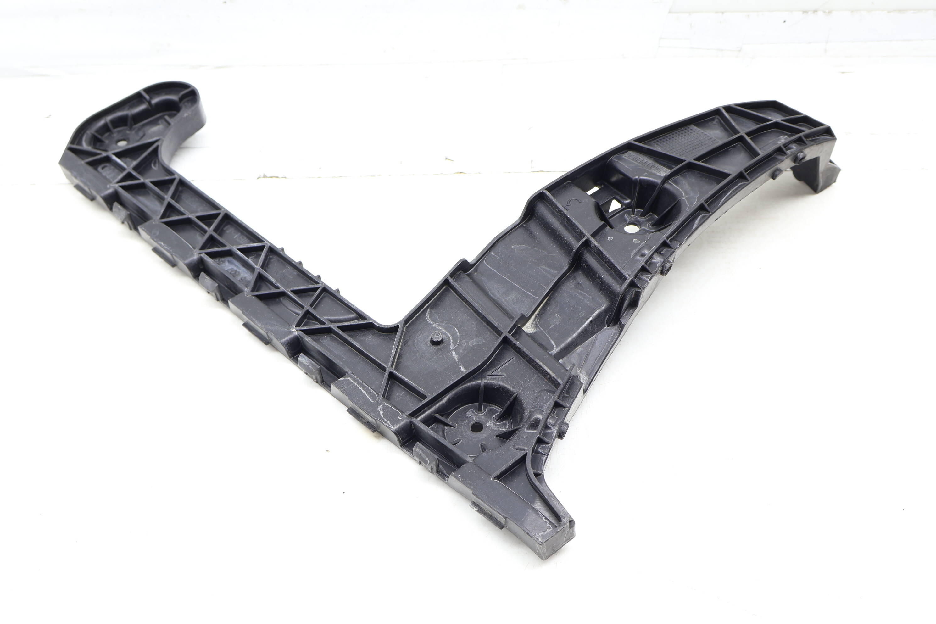 Bumper Guide / Mount Bracket 8W6807453