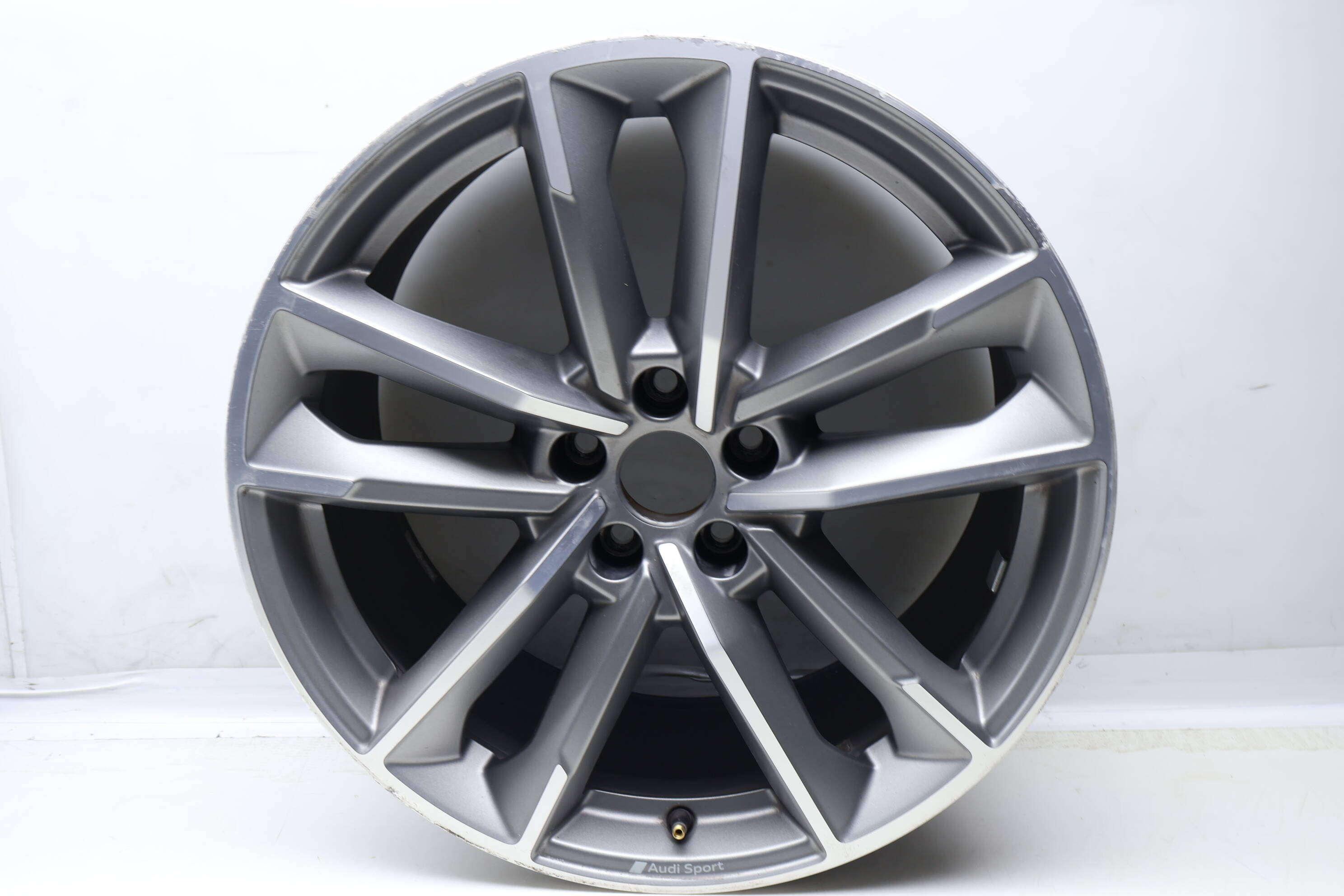 19" Inch Alloy Rim / Wheel 8W0601025DC