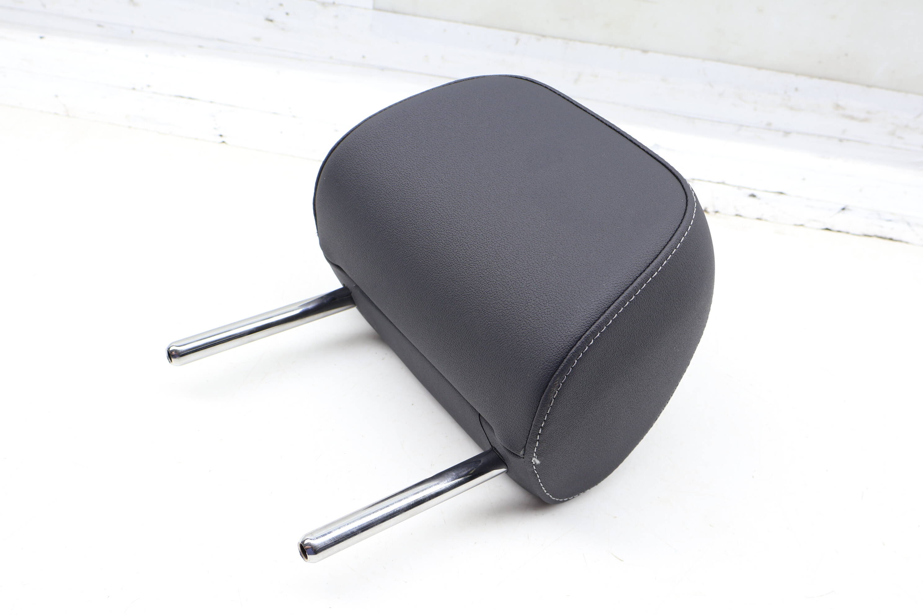 Headrest / Head Rest 8Y5885901