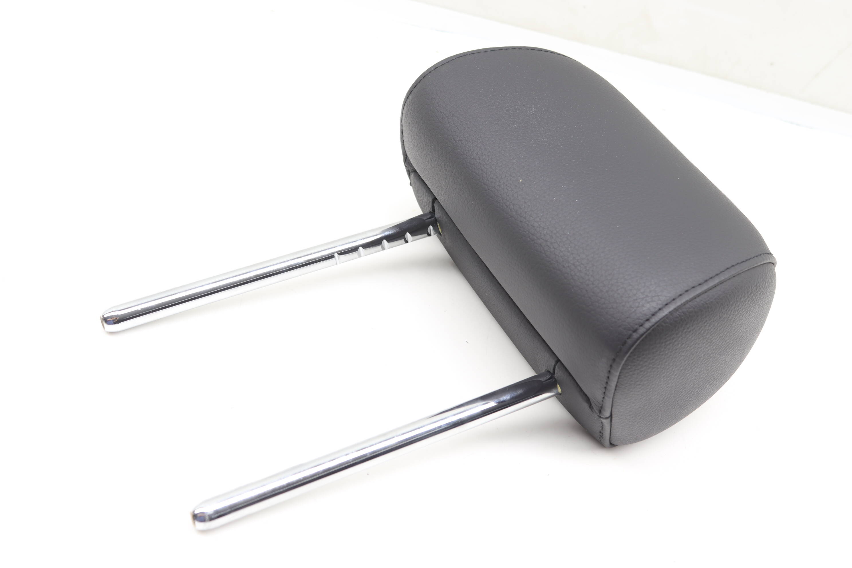 Leather&#x20;Headrest&#x20;&#x2F;&#x20;Head&#x20;Rest&#x20;52207236084