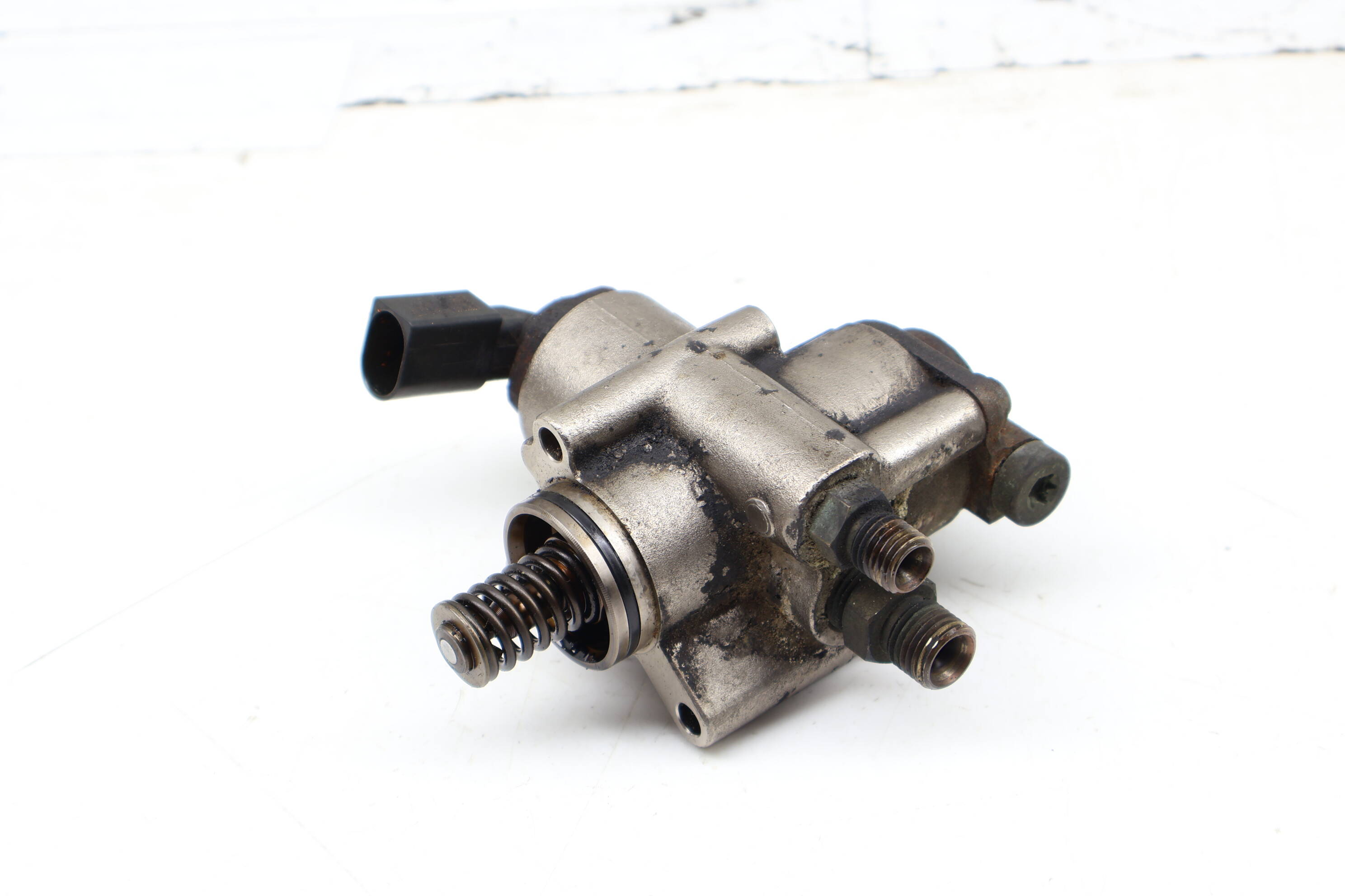 High Pressure Fuel Pump / Hpfp 06E127025G