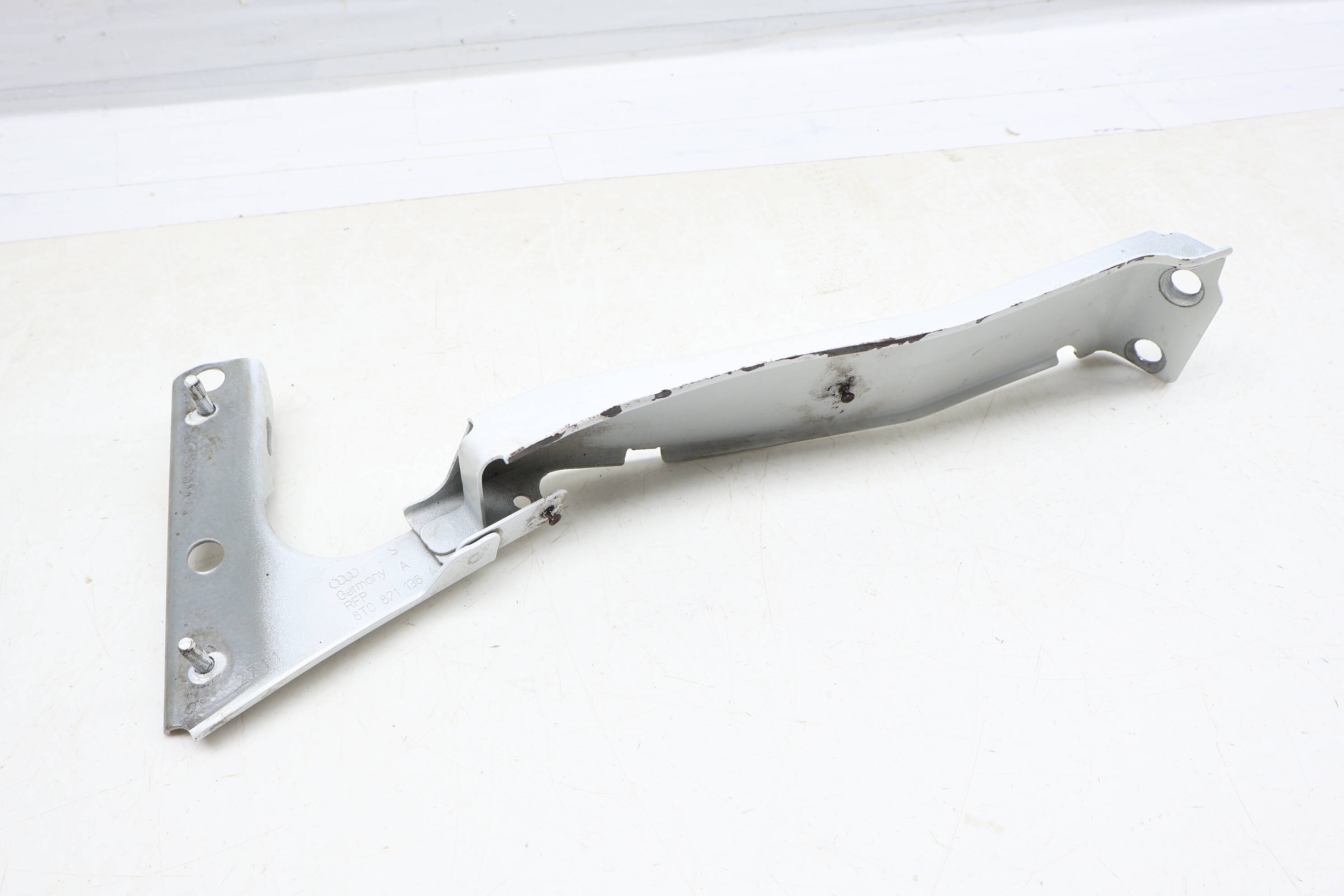 Fender Support Bracket 8T0821136A