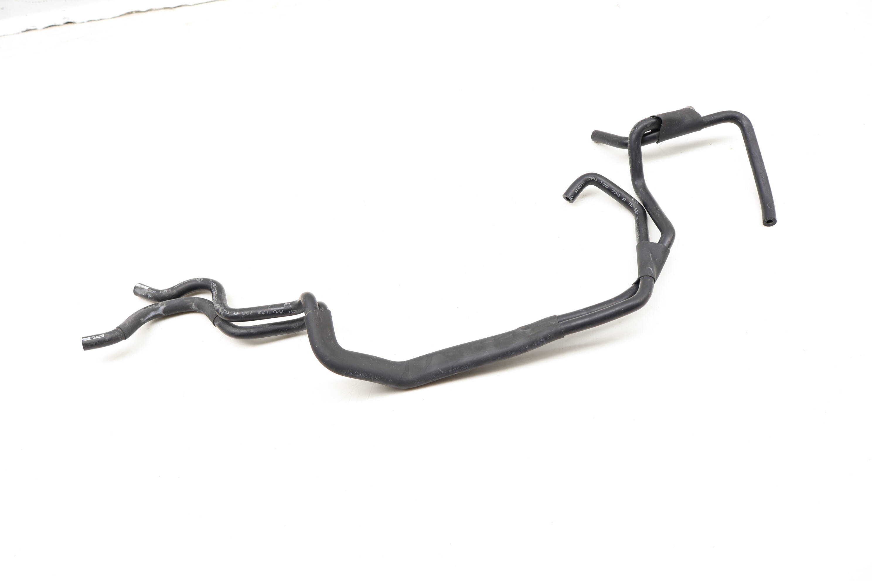 Vacuum Hose / Line 7P0133798A 95811035060