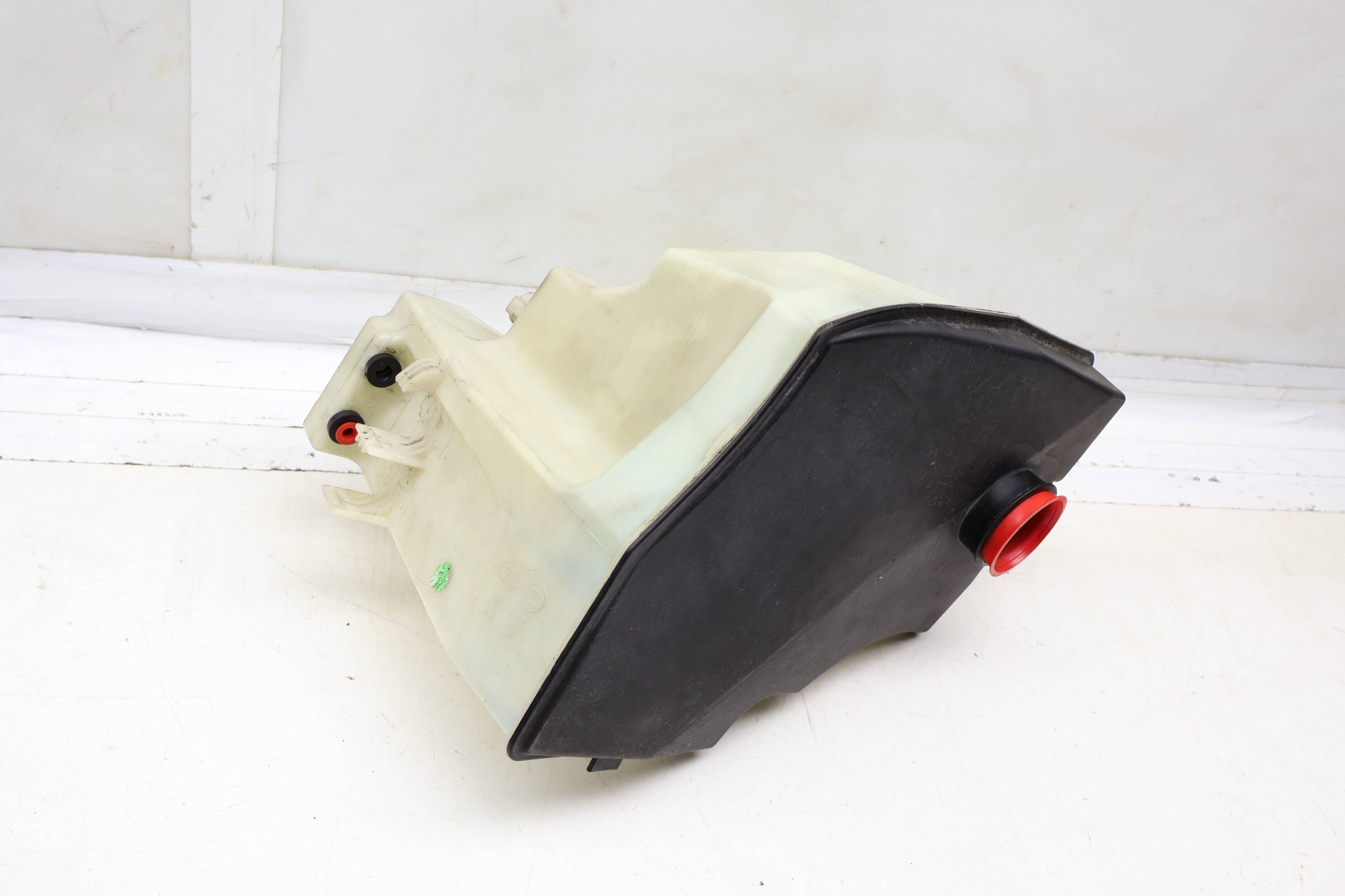 Windshield Washer Reservoir / Tank 61663403211