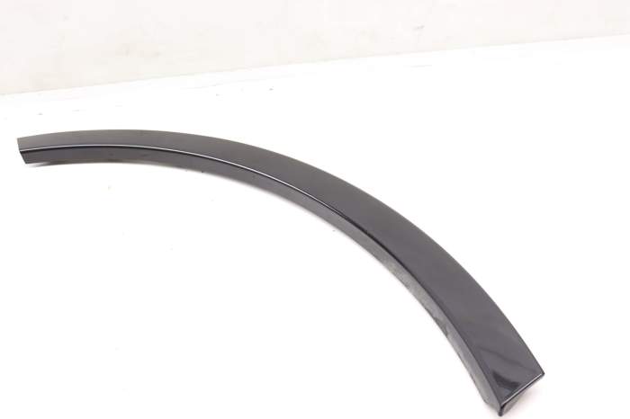 Wheel Fender Flare Trim Molding (Rear) 4M0853026A main product photo