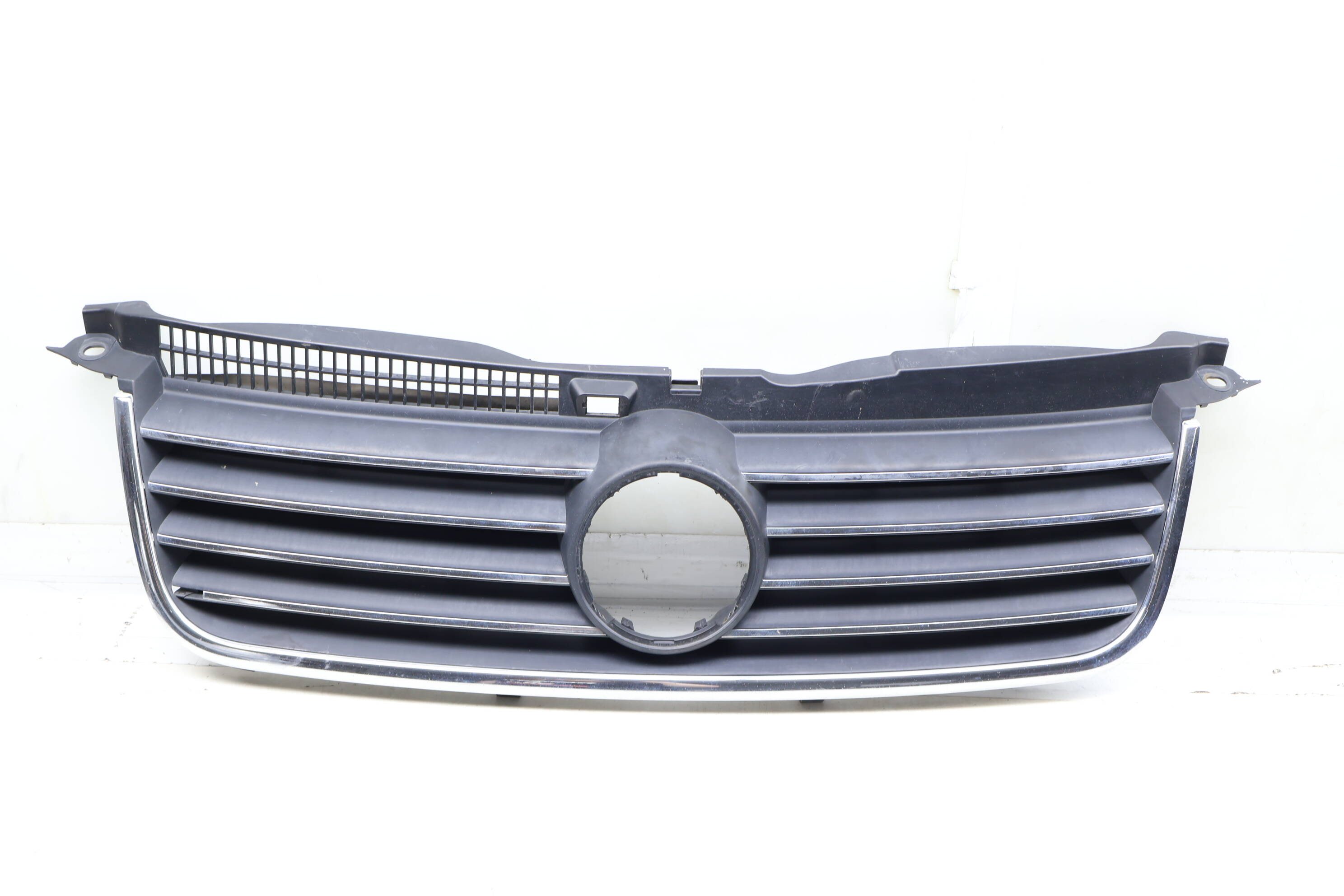 Upper Center Grille 3B0853651K
