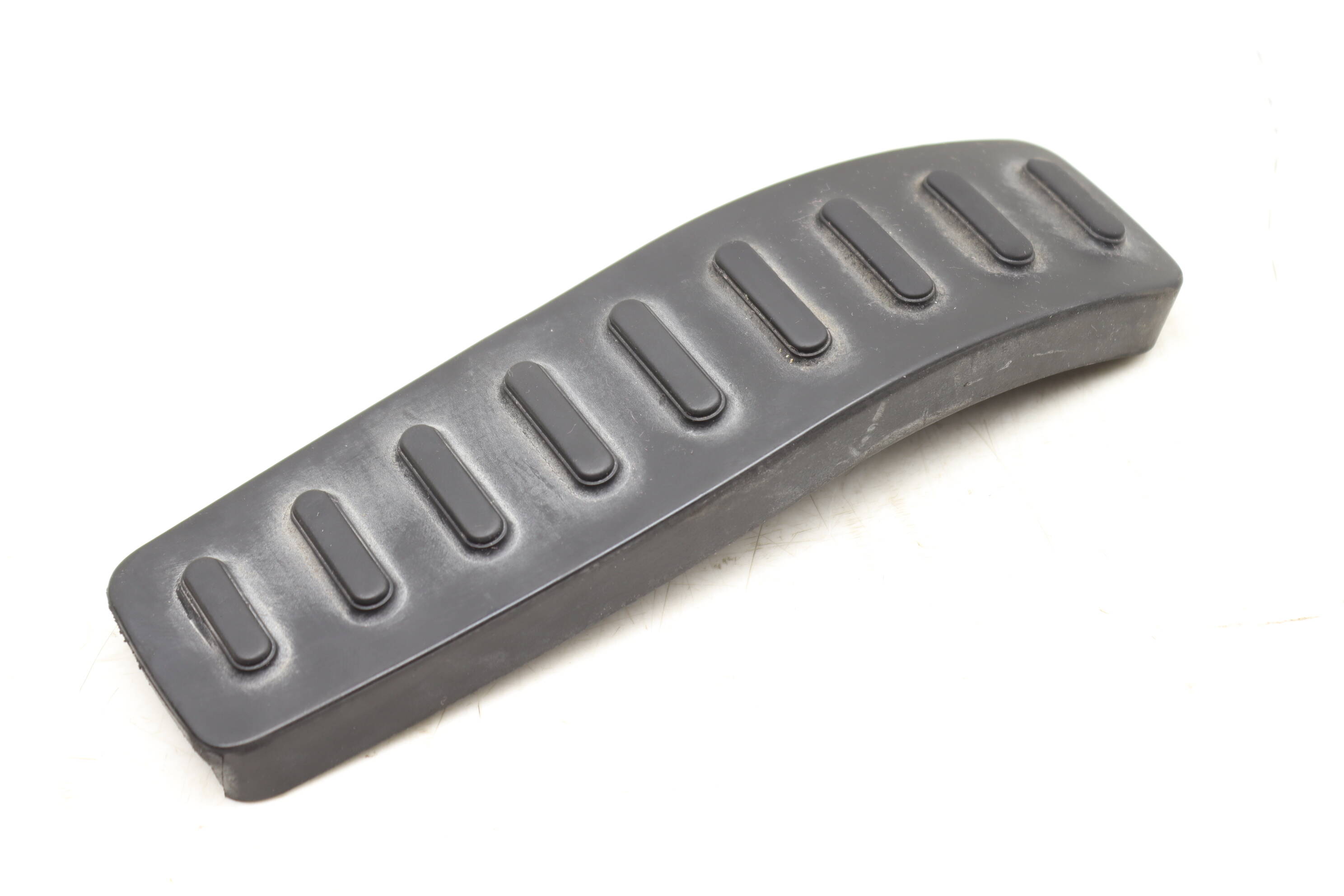 Accelerator Gas Pedal Pad / Cap 7L5721647 95542321000