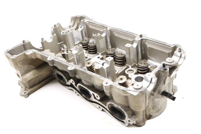 2.7L Engine Cylinder Head 98710491500 main product photo