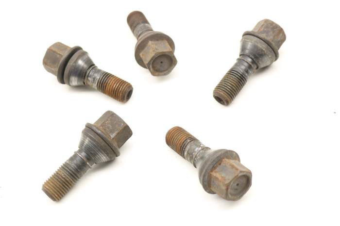 Wheel / Lug Bolt Set (5) 36136756298 main product photo