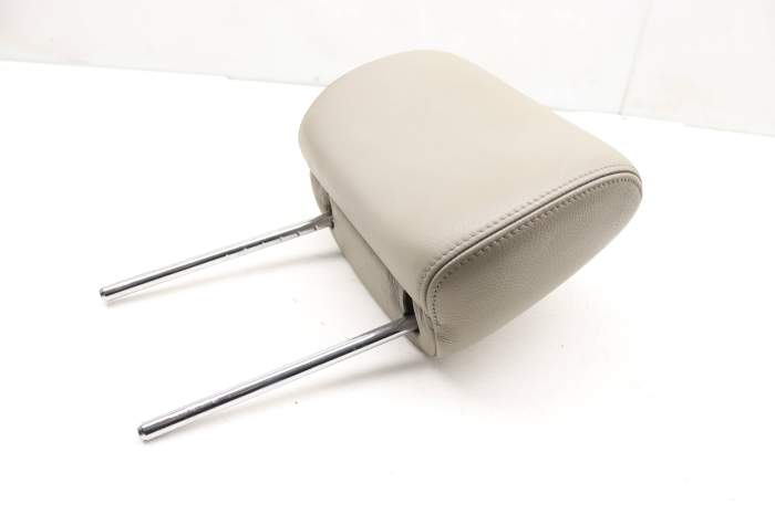 Headrest / Head Rest 52107918700 main product photo