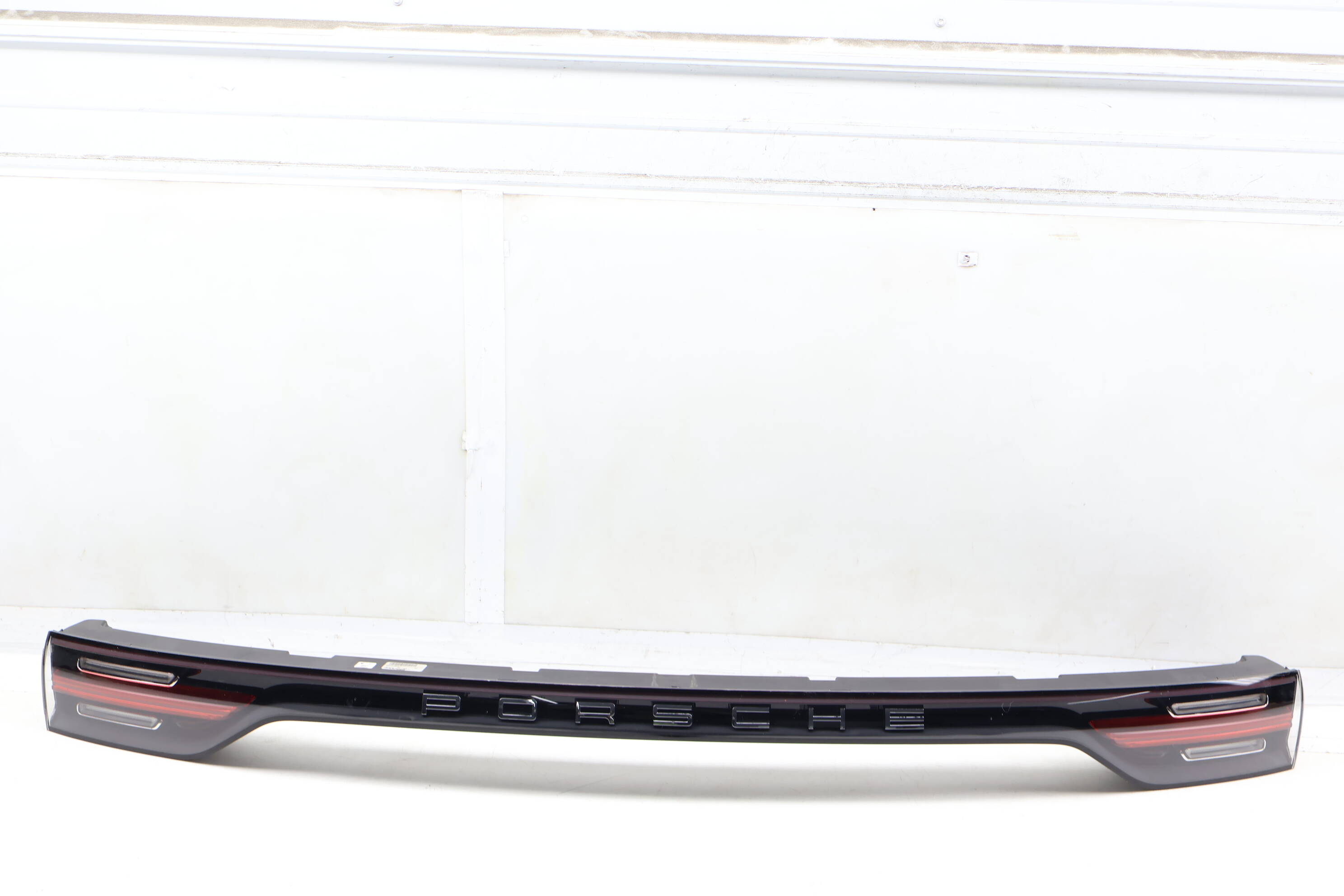 Led Tail Light / Lamp (Center) 9Y0945081J