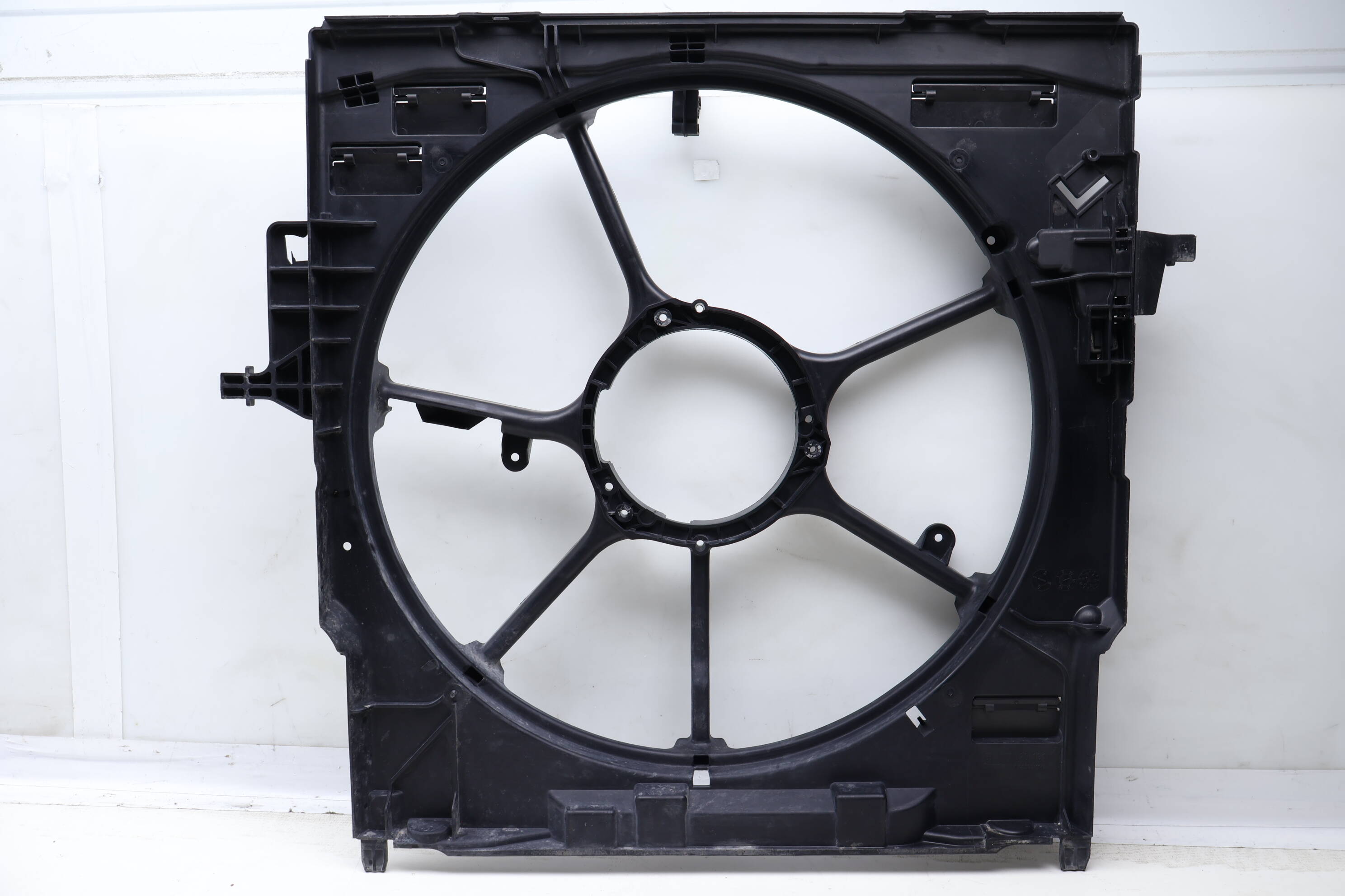 Electric Cooling Fan Housing / Shroud 17427629131