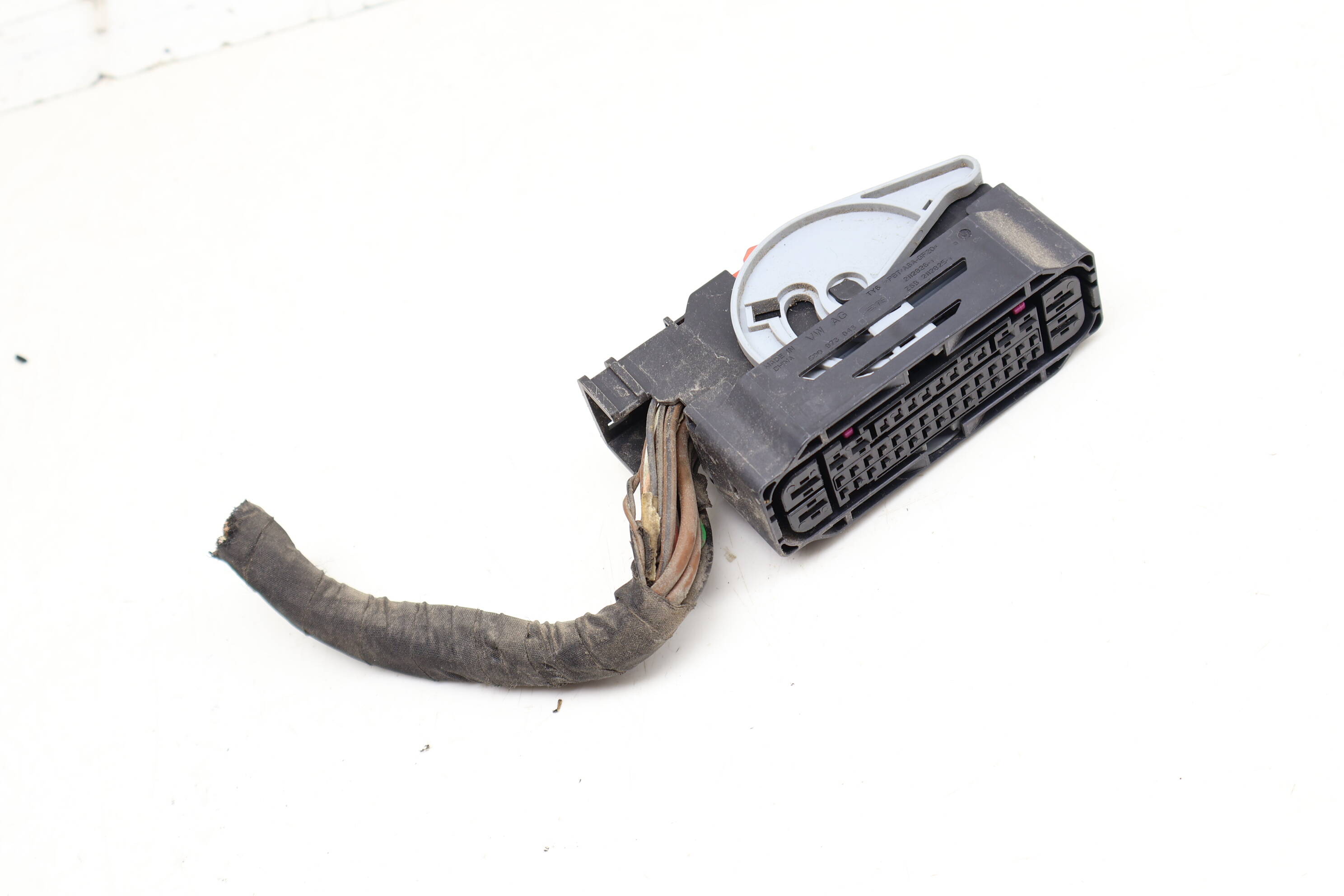 Abs Pump / Module Wiring Connector Plug / Pigtail 5Q0973374