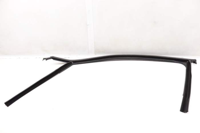 Door Window Glass Channel / Seal 2GJ837431 main product photo