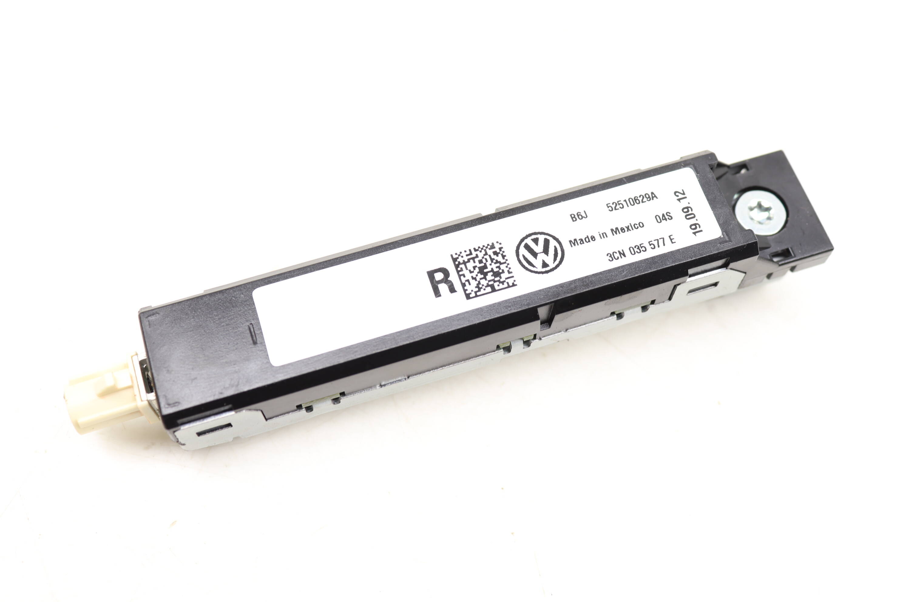 Upper Antenna Booster 3CN035577E