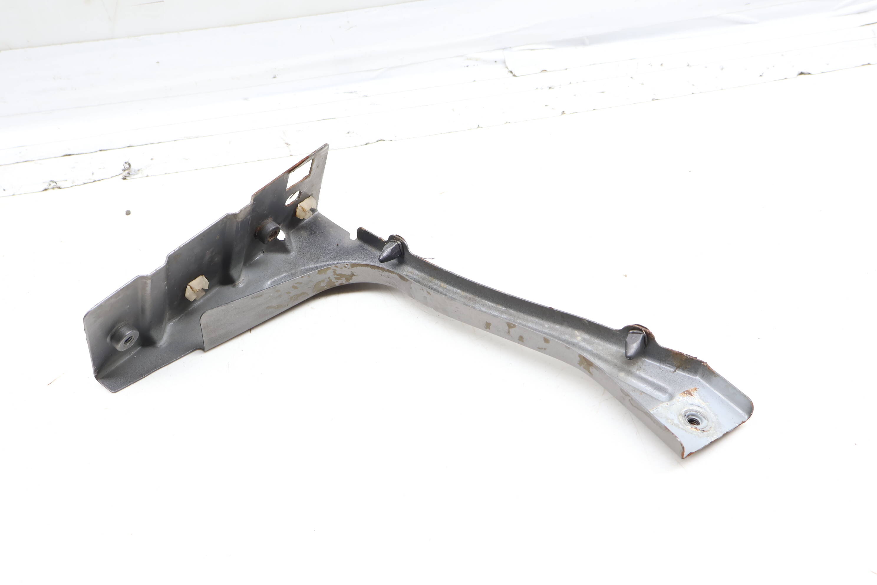 Fender Support Bracket 4Z7821135