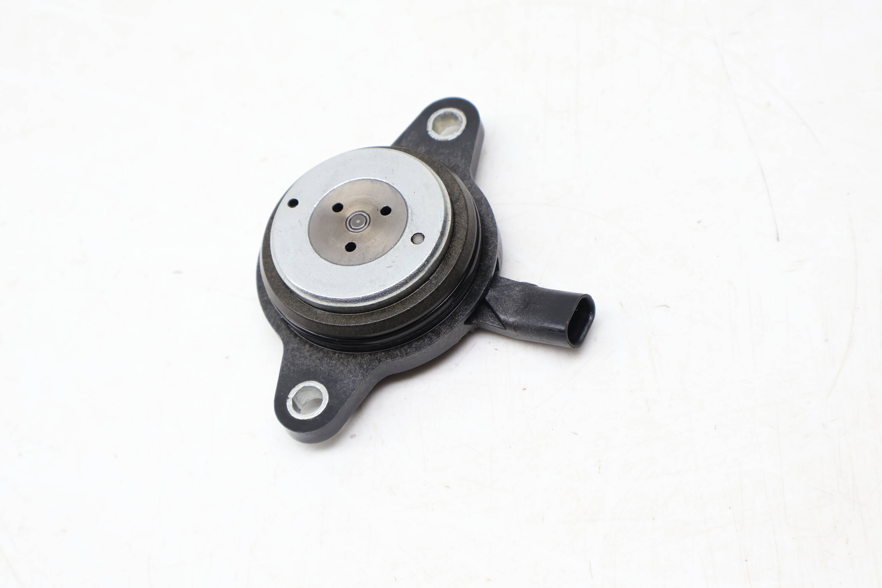 Cam / Camshaft Valve Solenoid 05E906423B