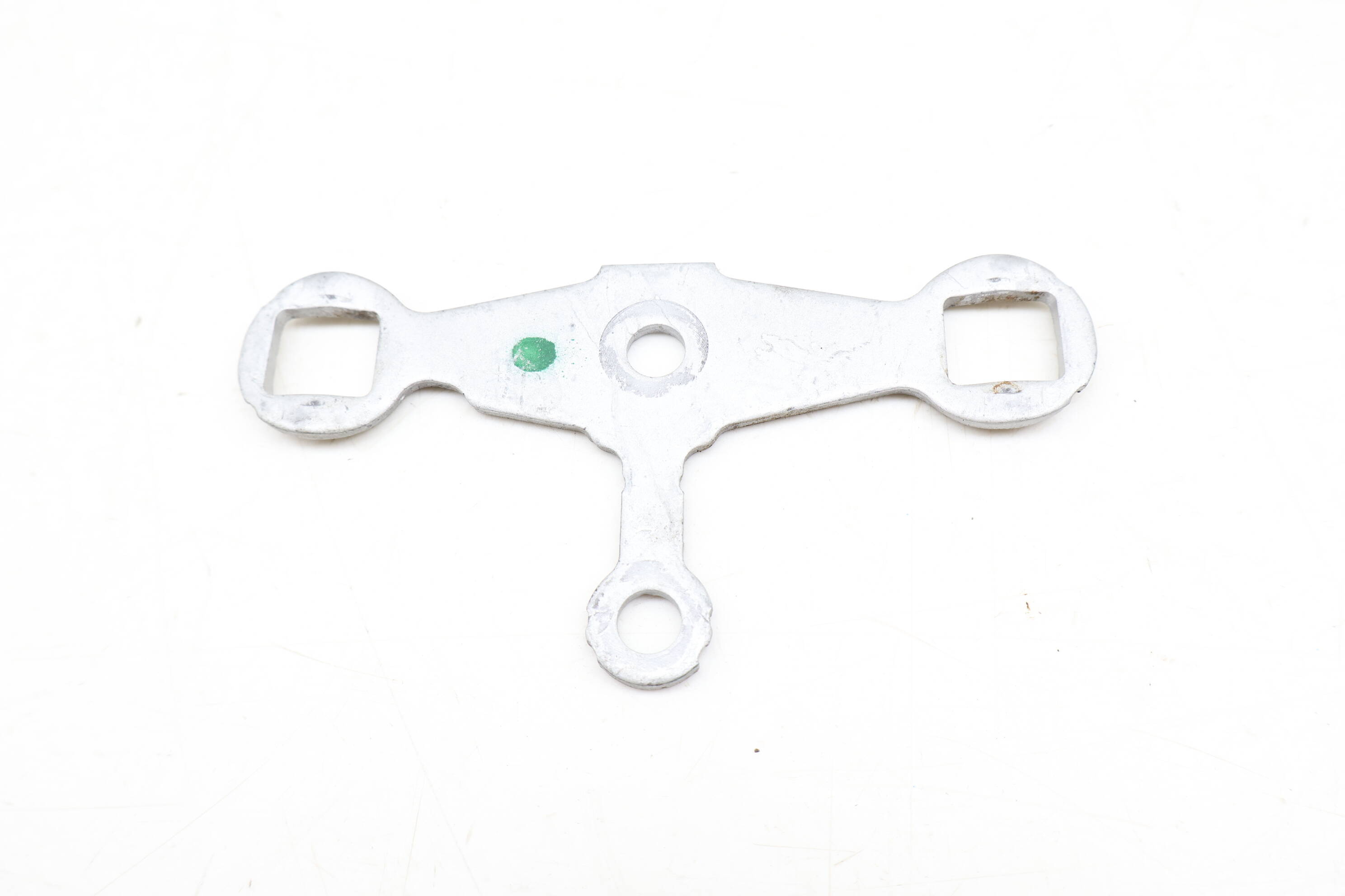 Fuel Injector Bracket 13647595405