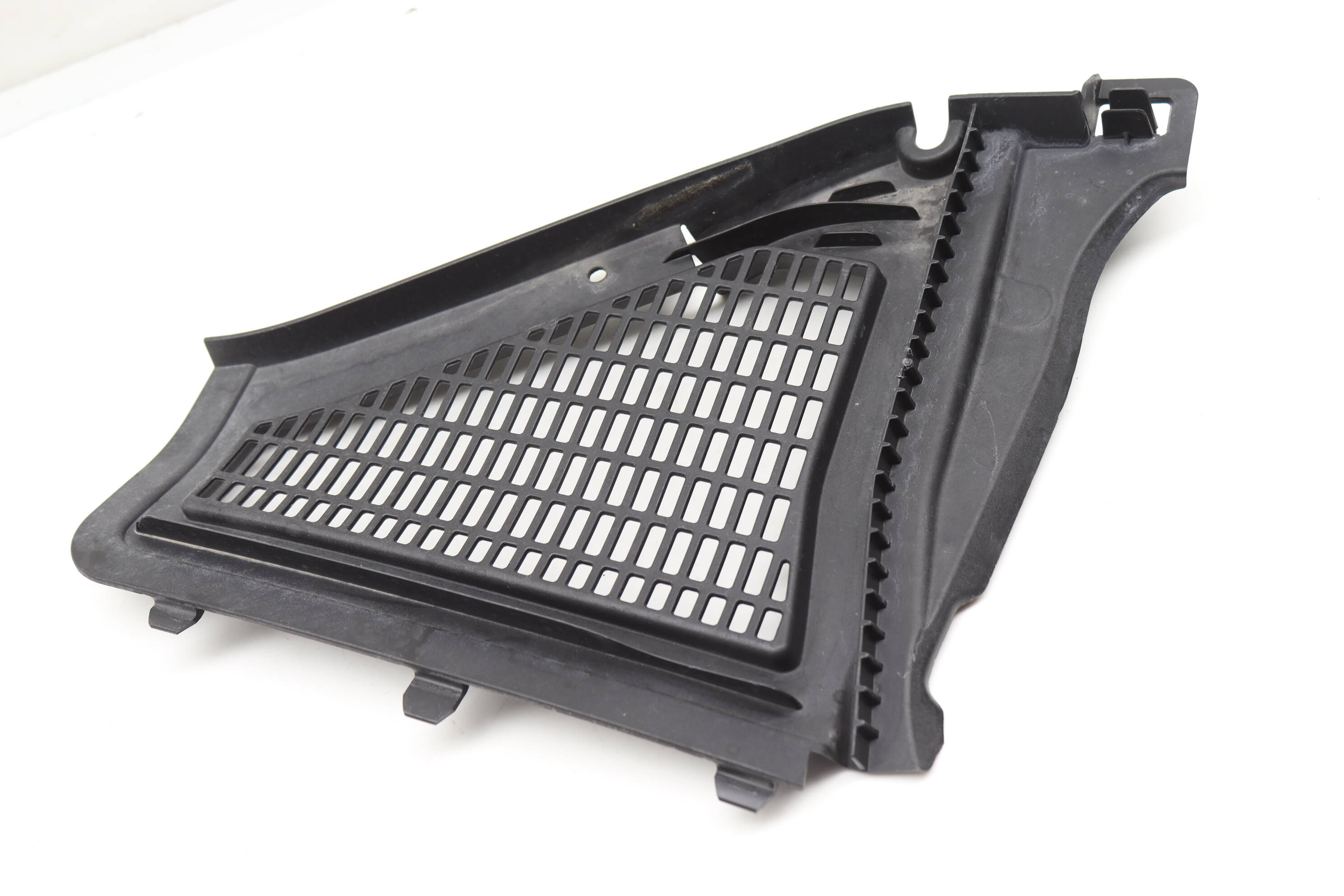 Slotted Firewall / Cowl Cover 64319184005