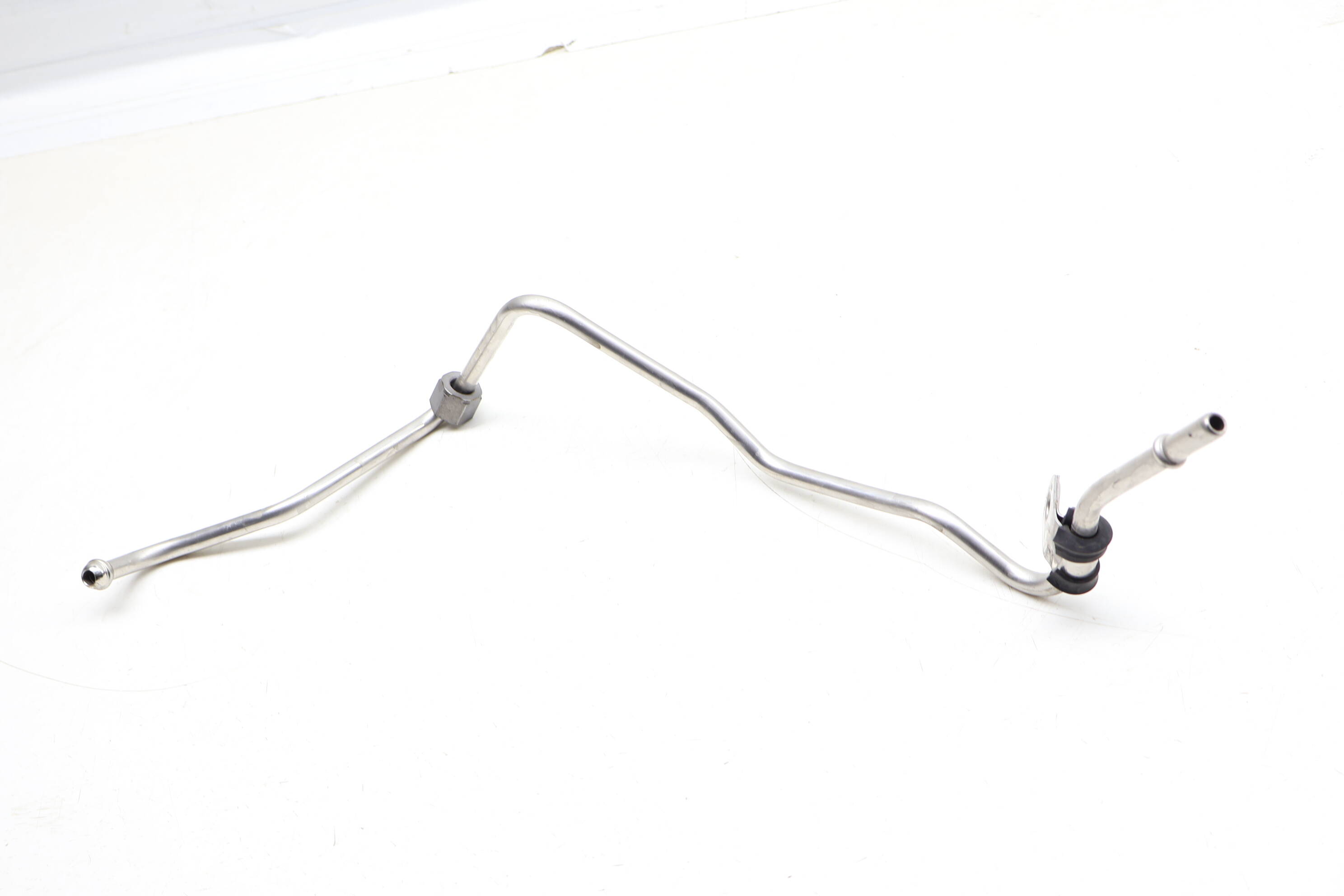 Fuel Line / Pipe 13537585415