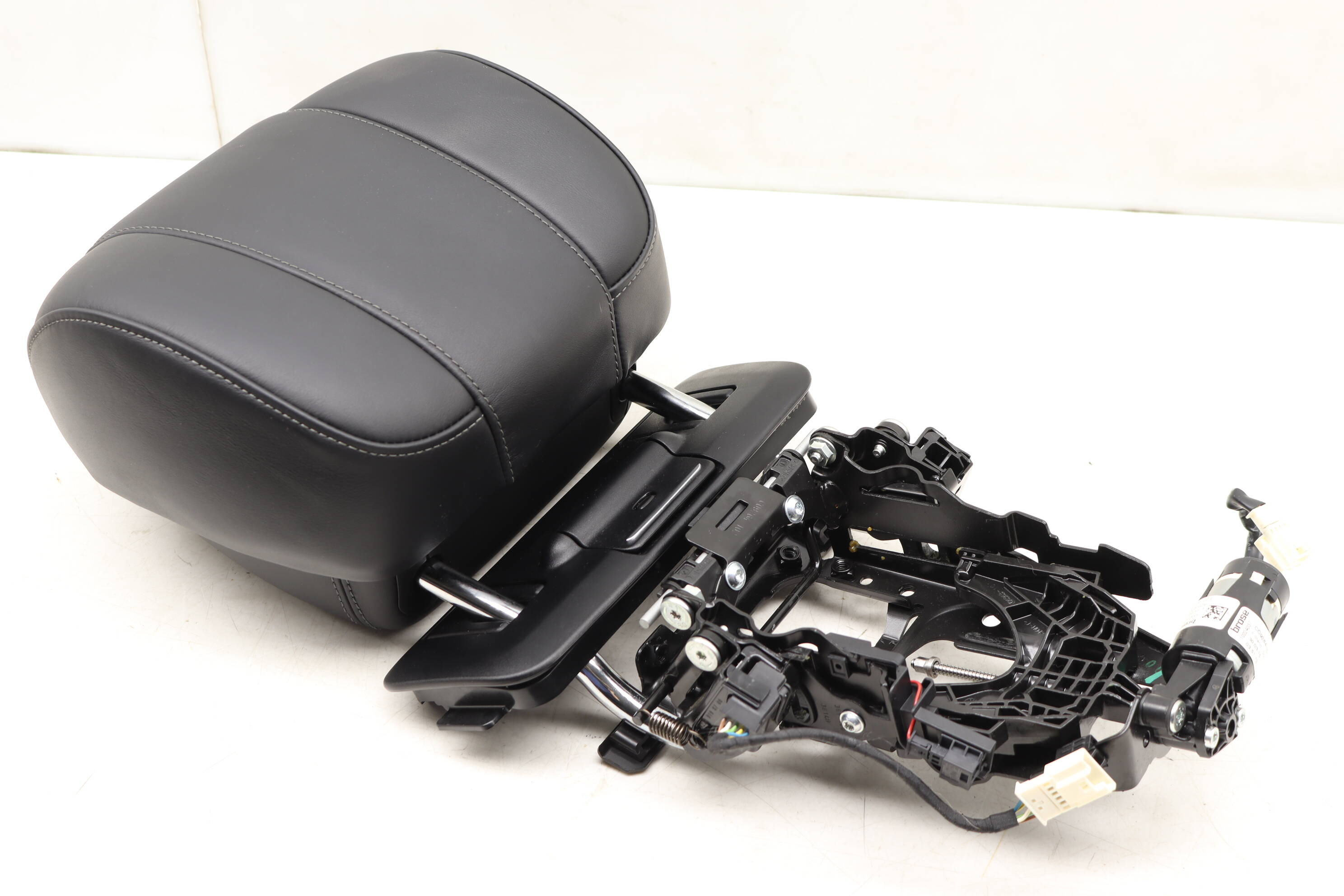 Mercedes-Benz Headrest / Head Rest Assembly 2229702100