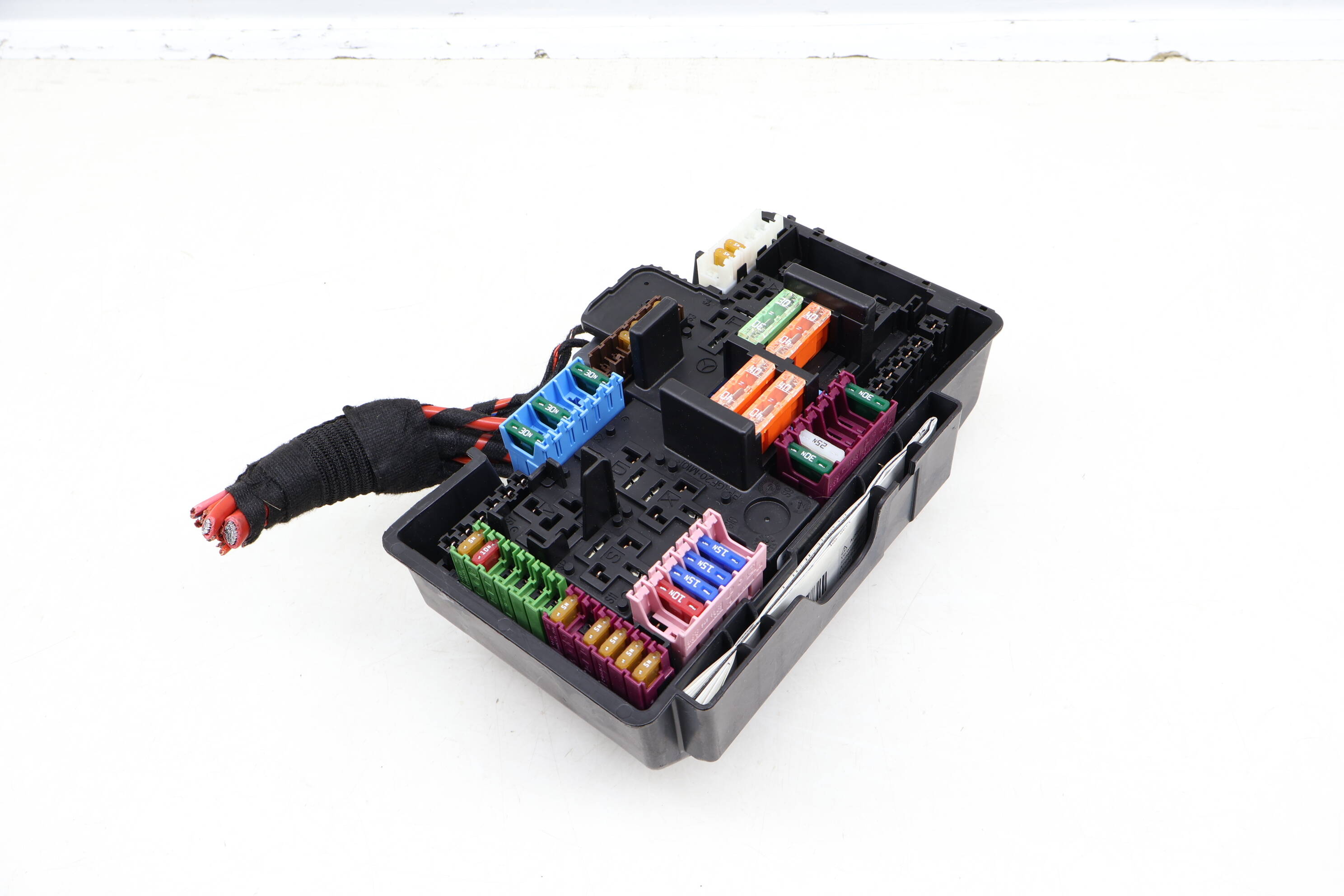 Relay / Fuse Box 2225402250