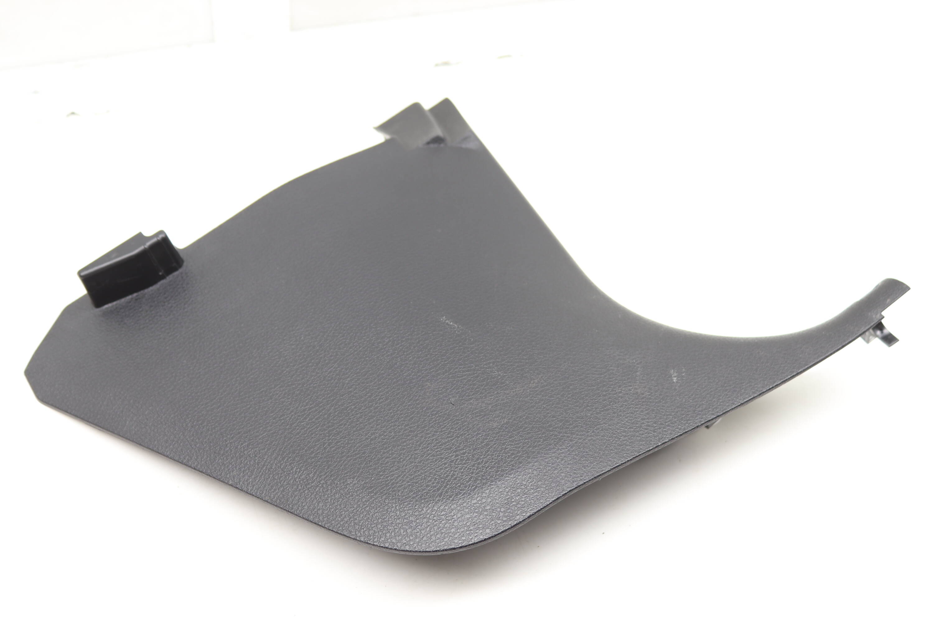 Lower Kick Panel Cover / Trim 51437221900