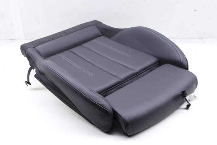 Lower Seat Bottom Cushion 8W0881406BC main product photo