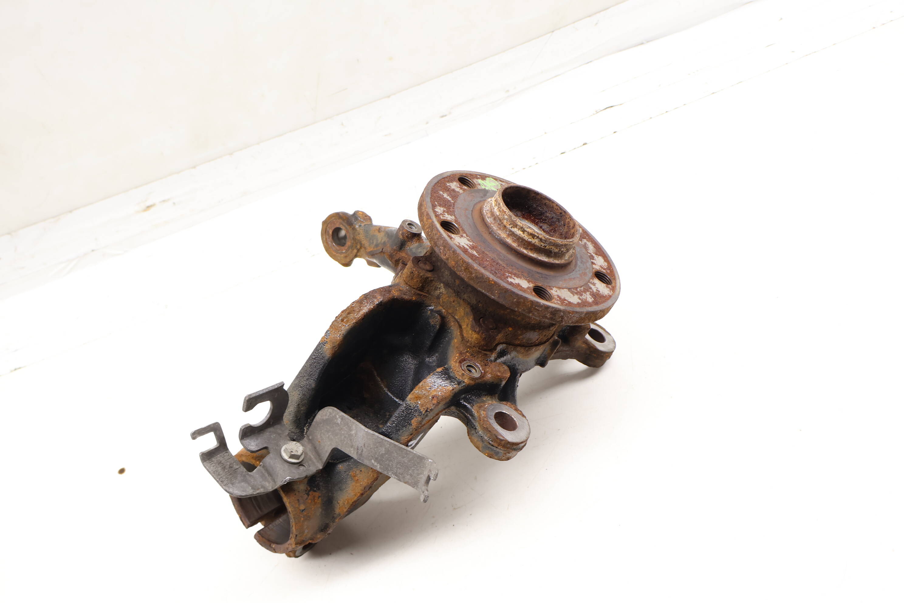 Spindle Knuckle W/ Wheel Bearing 1K0407255AA