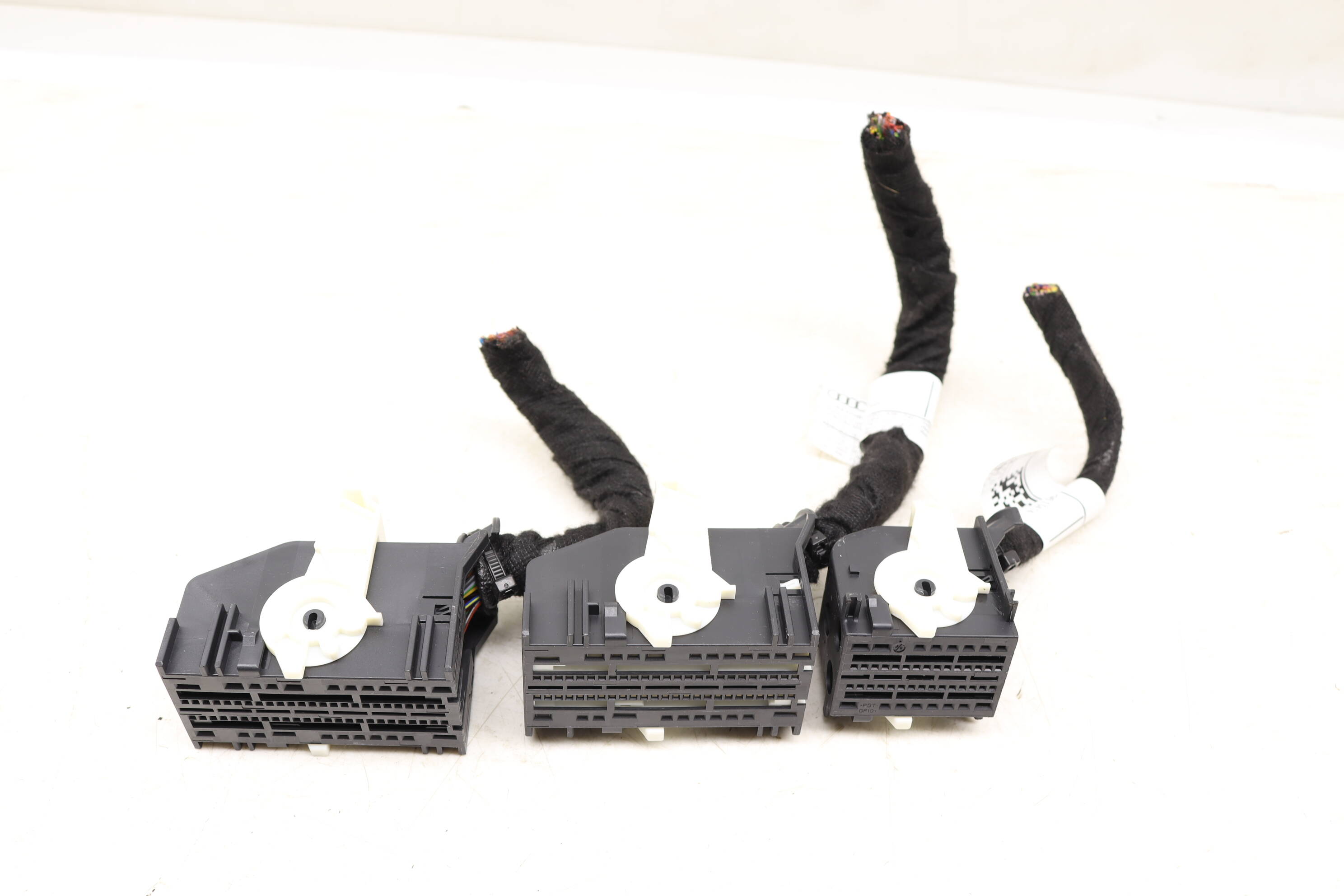 Onboard&#x20;Supply&#x20;Control&#x20;Module&#x20;Wiring&#x20;Connector&#x20;&#x2F;&#x20;Pigtail