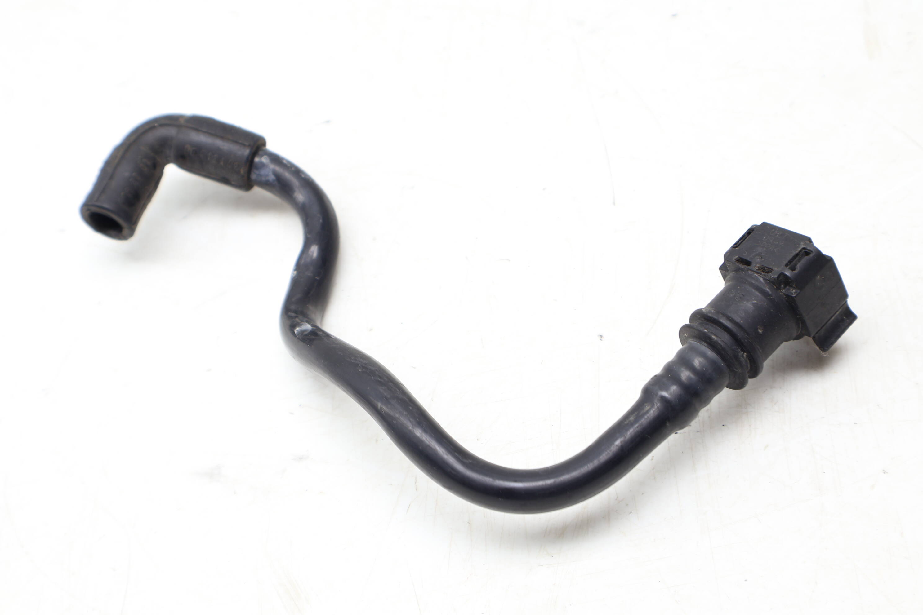 Fuel Valve Breather Line 2534710415