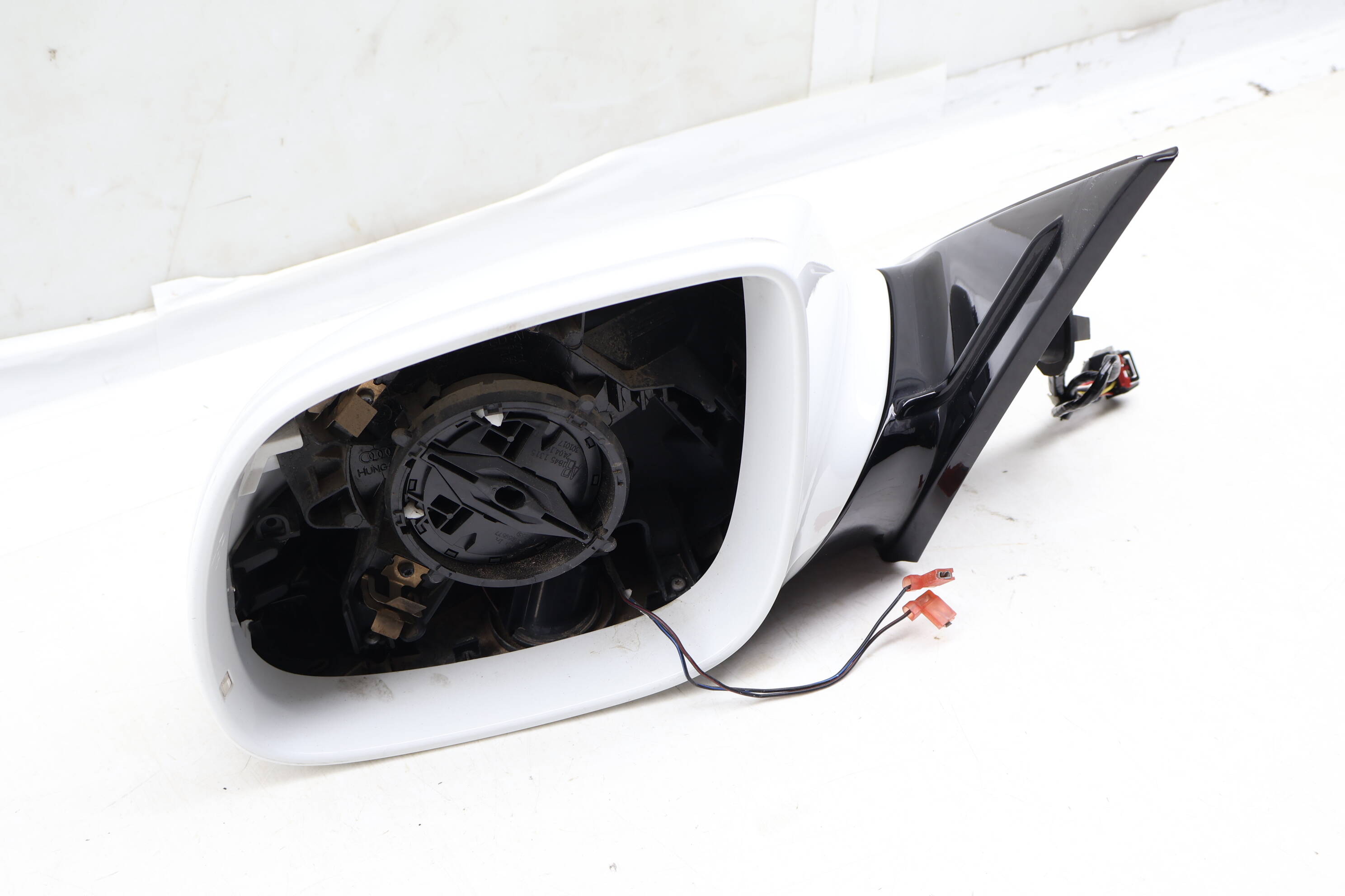 Side View Door Mirror 8R1857409AE