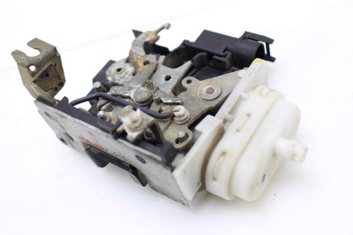 Door Latch / Lock Actuator 4D1837016D main product photo
