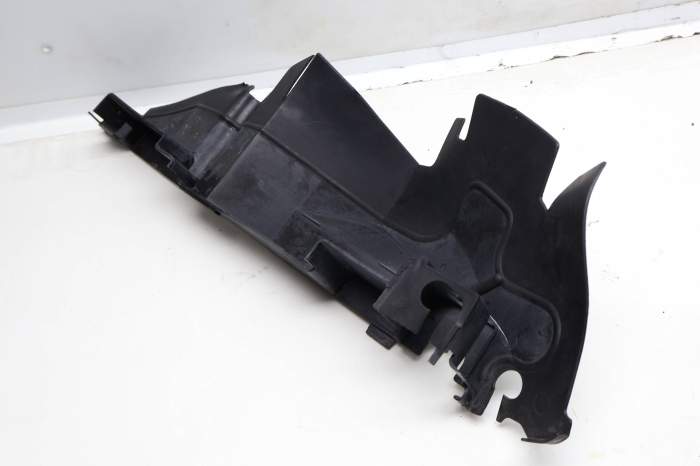 Radiator Air Guide / Duct 4B0121283M main product photo