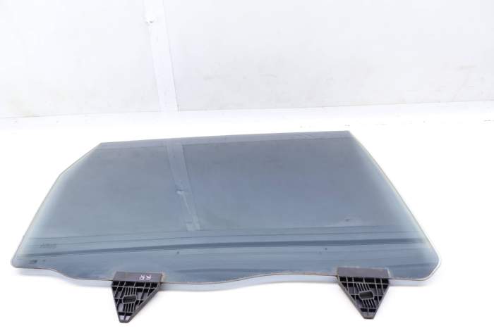 Door Window Glass 95554261205 main product photo