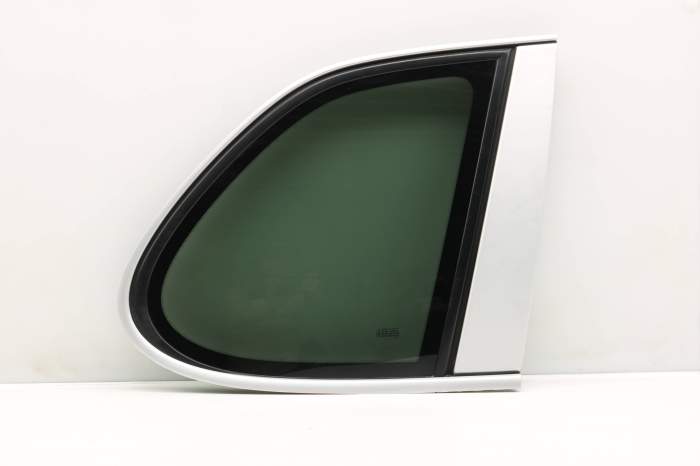 Side Quarter Window / Glass 7L5845298BA 95554311220 main product photo