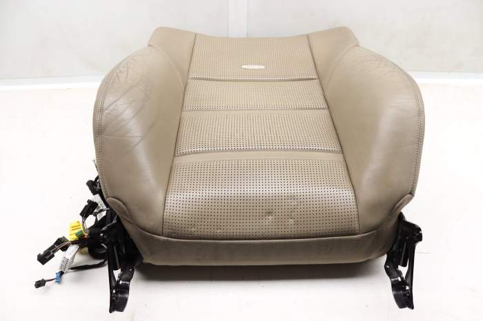 Upper Seat Backrest Cushion Assembly (Nappa Leather) 2129107147 main product photo