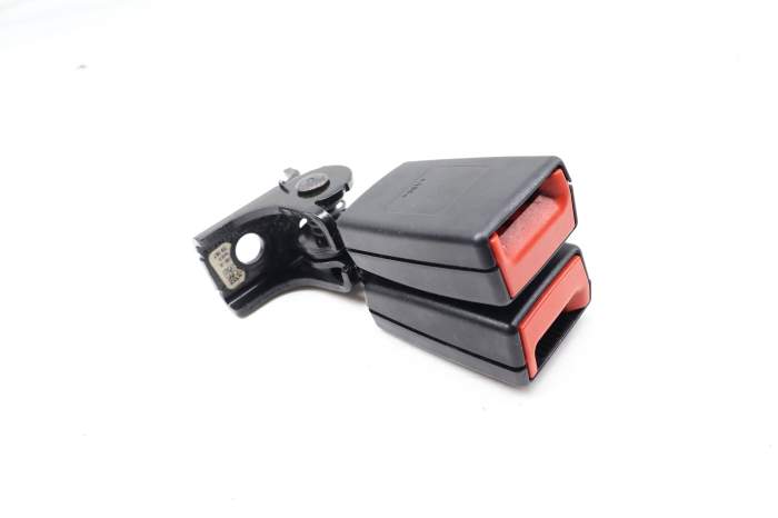 Center Seat Belt Buckle / Receiver 72117341687 main product photo